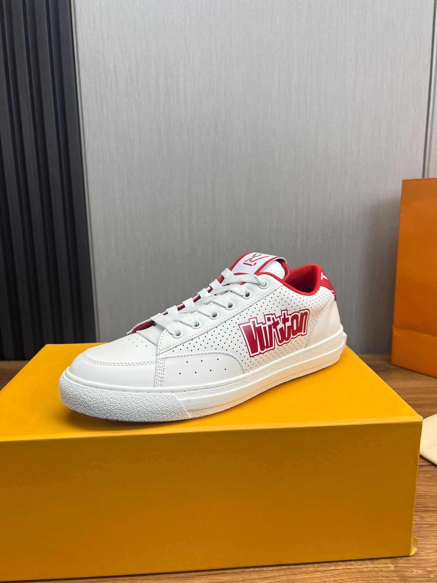 Louis Vuitton sneakers 132