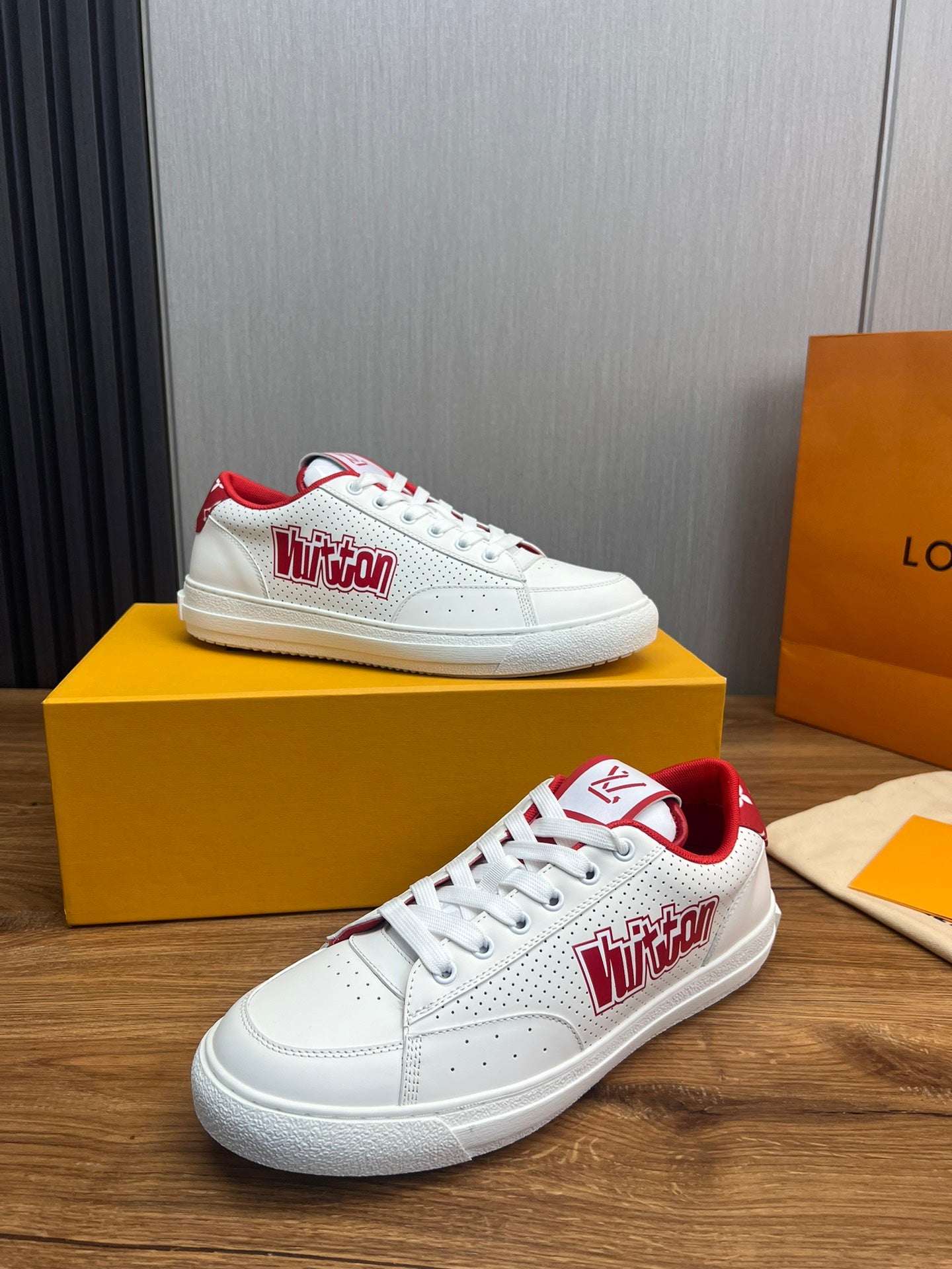 Louis Vuitton sneakers 132