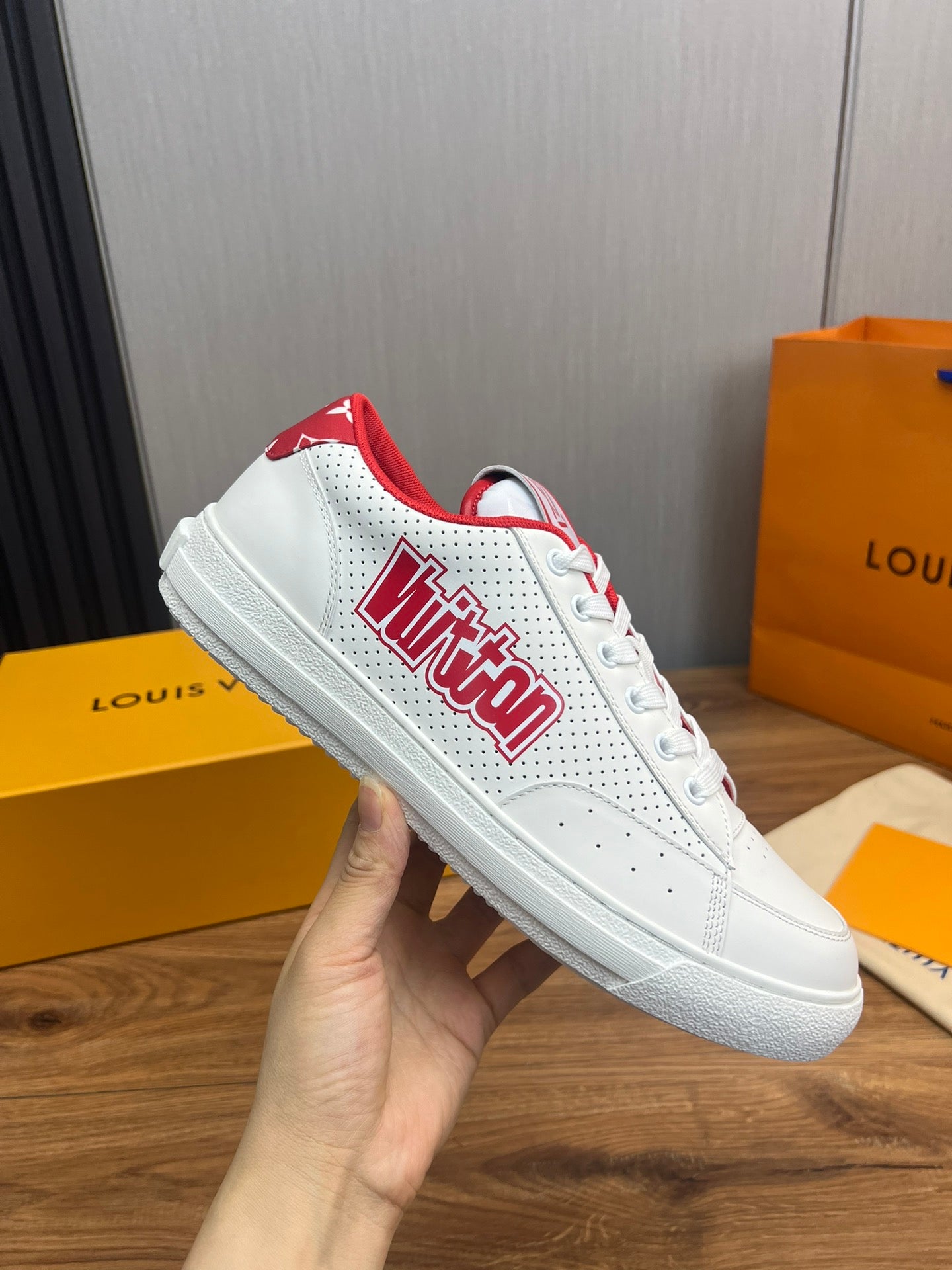 Louis Vuitton sneakers 132