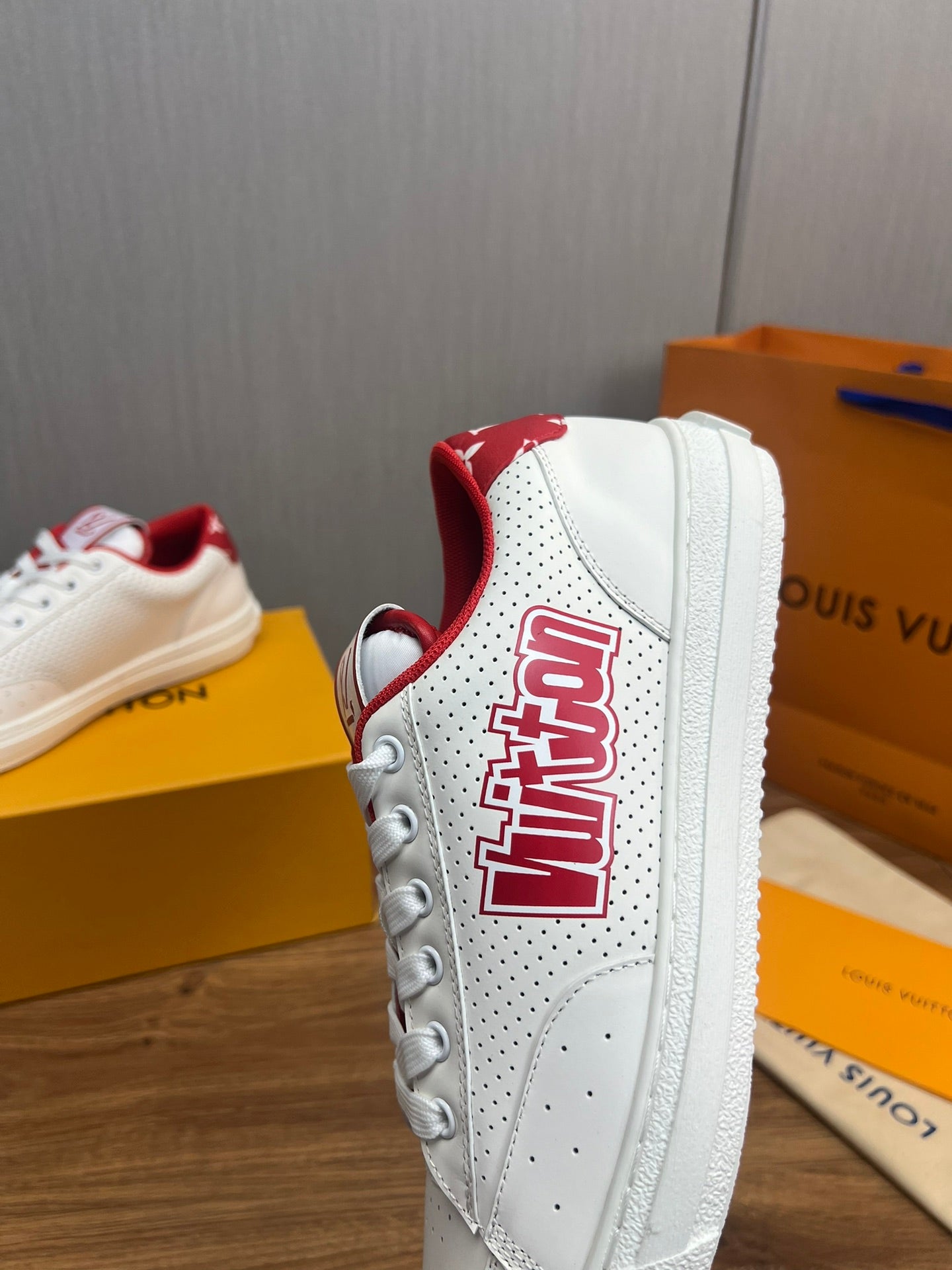 Louis Vuitton sneakers 132