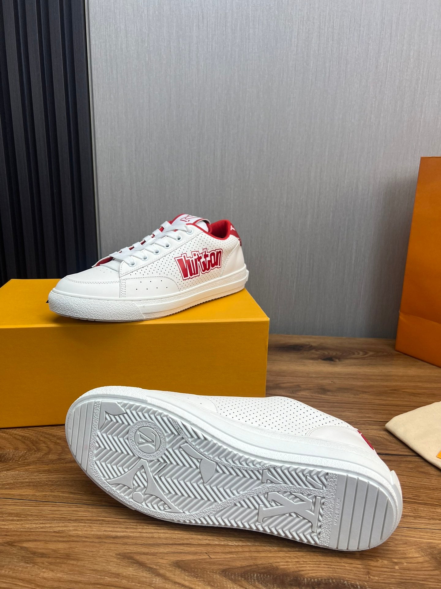 Louis Vuitton sneakers 132