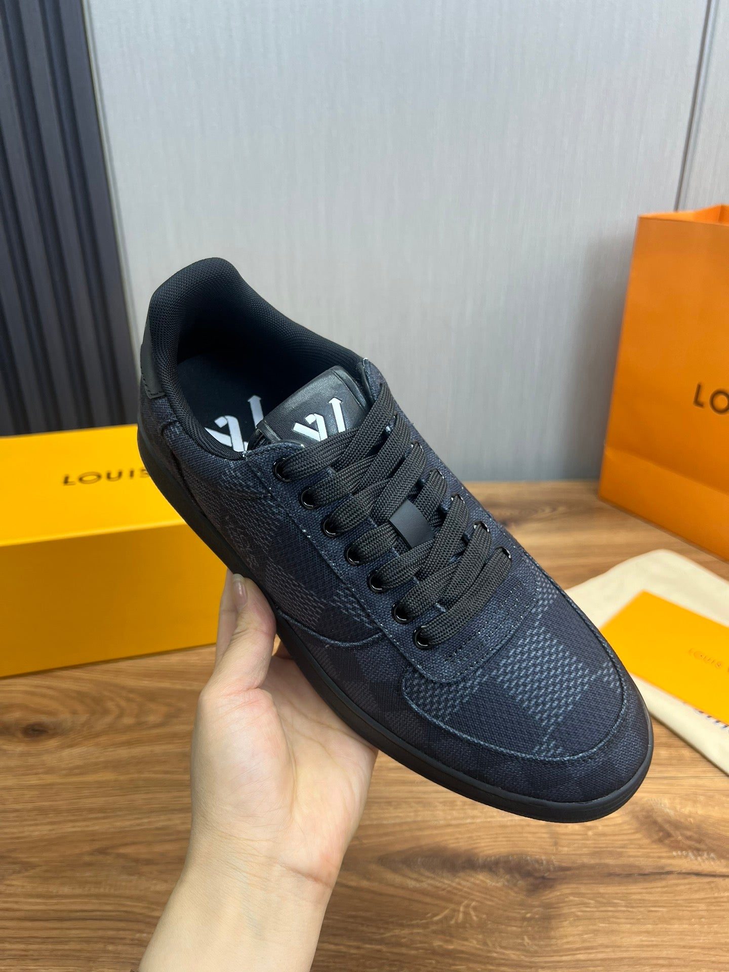 Louis Vuitton sneakers 134