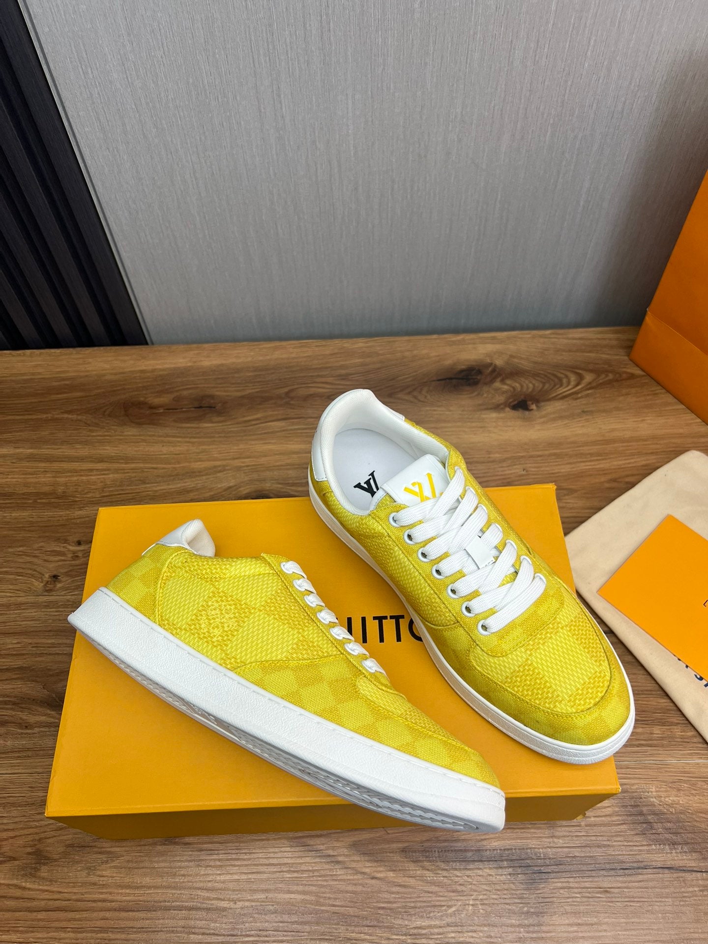 Louis Vuitton sneakers 135