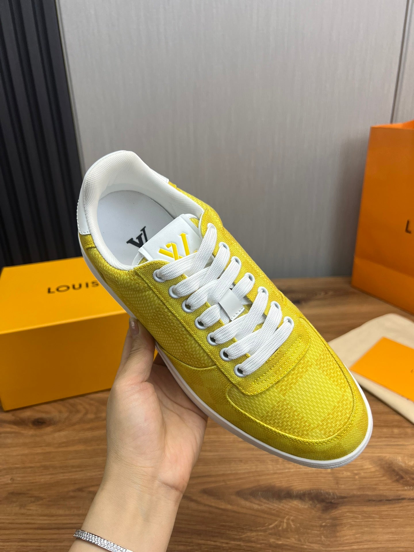 Louis Vuitton sneakers 135
