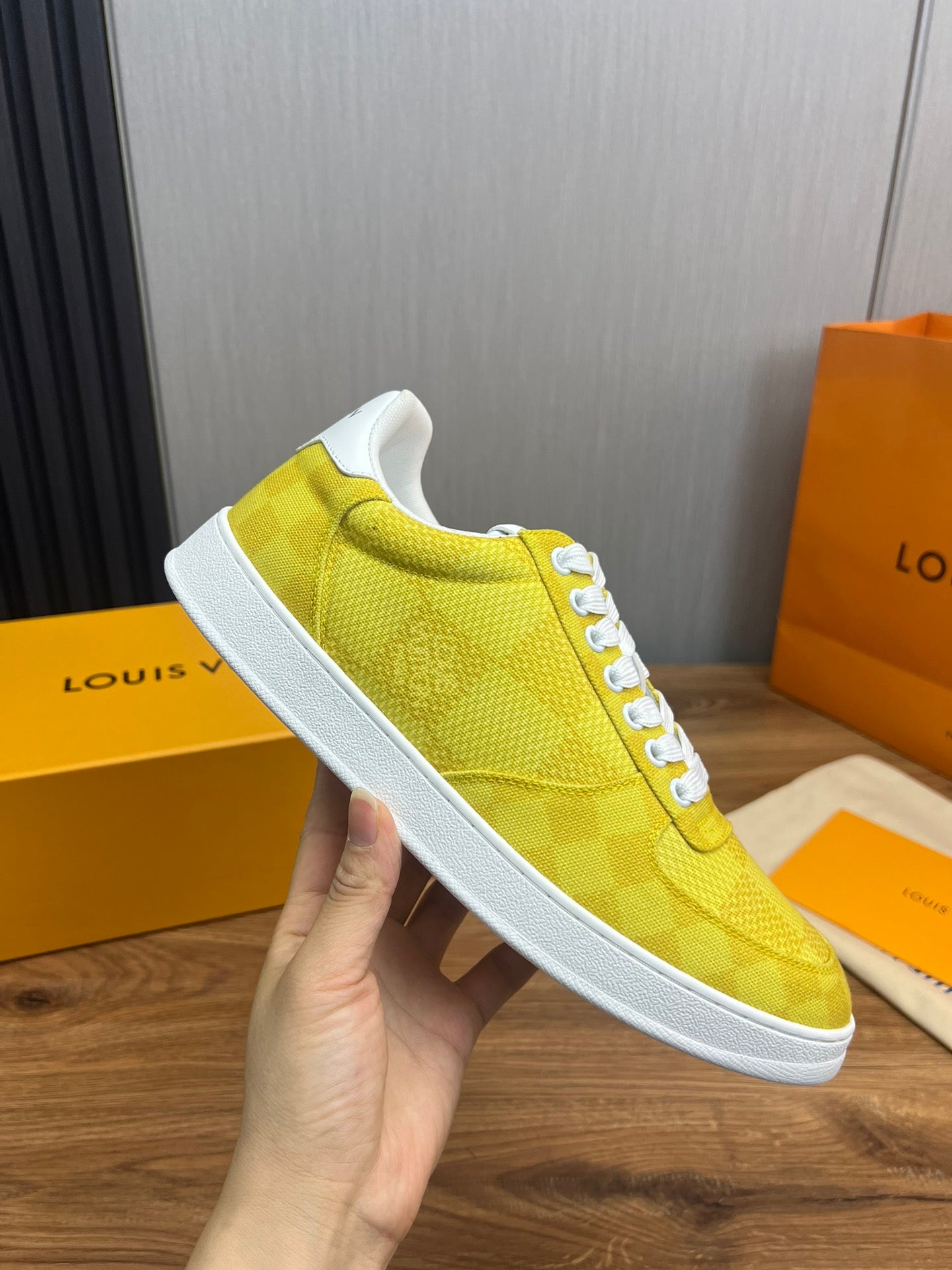 Louis Vuitton sneakers 135