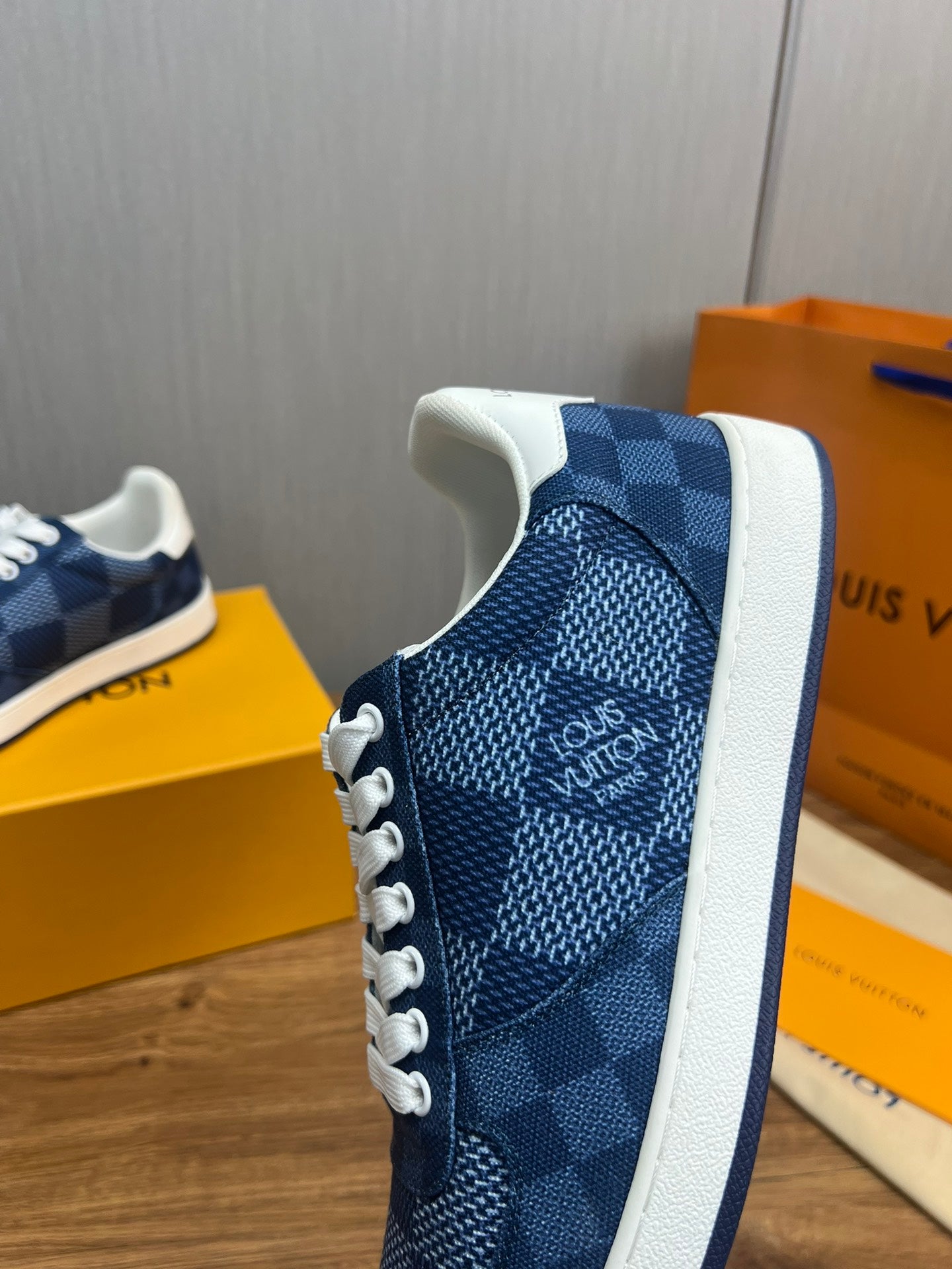 Louis Vuitton sneakers 136