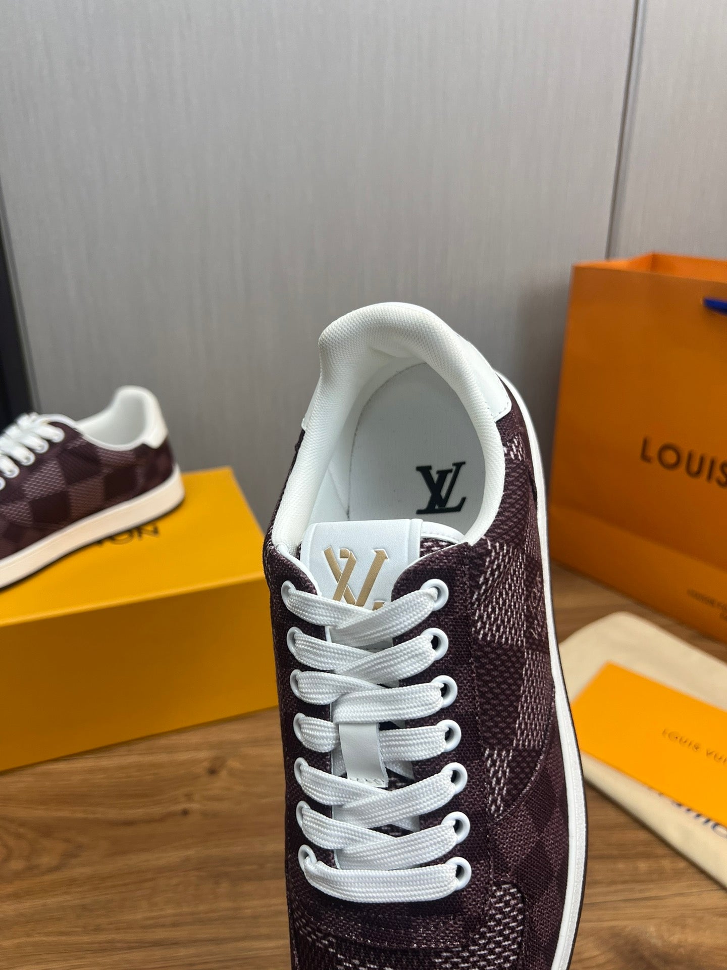 Louis Vuitton sneakers 137