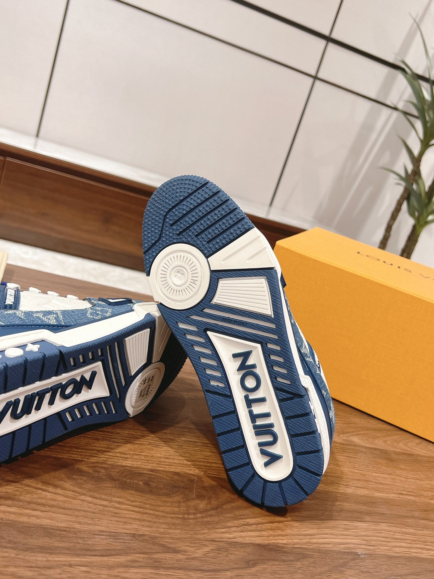 Louis Vuitton sneakers 139