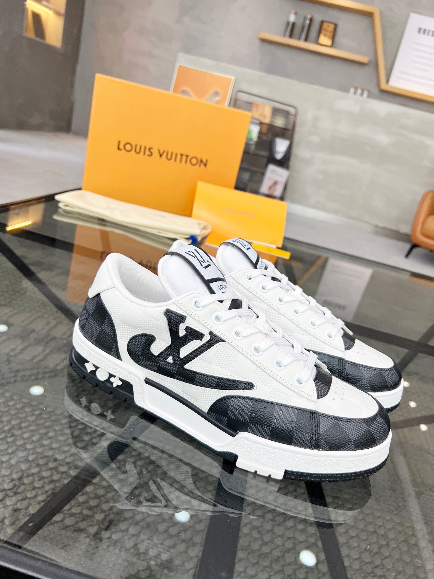 Louis Vuitton sneakers 141