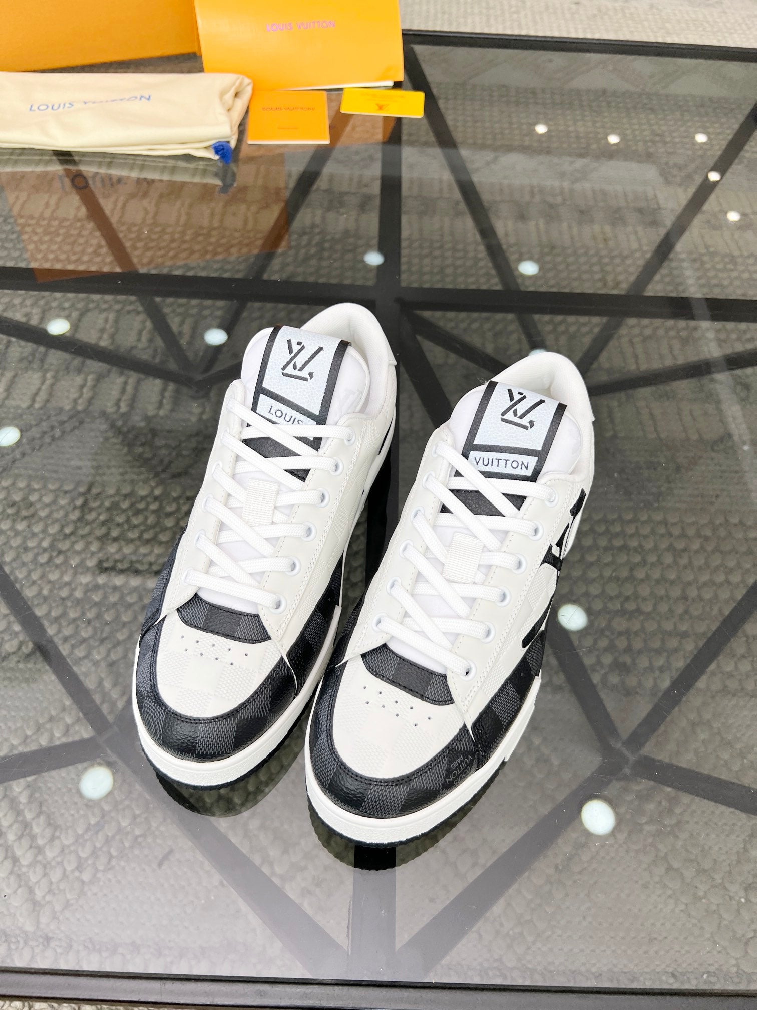 Louis Vuitton sneakers 141