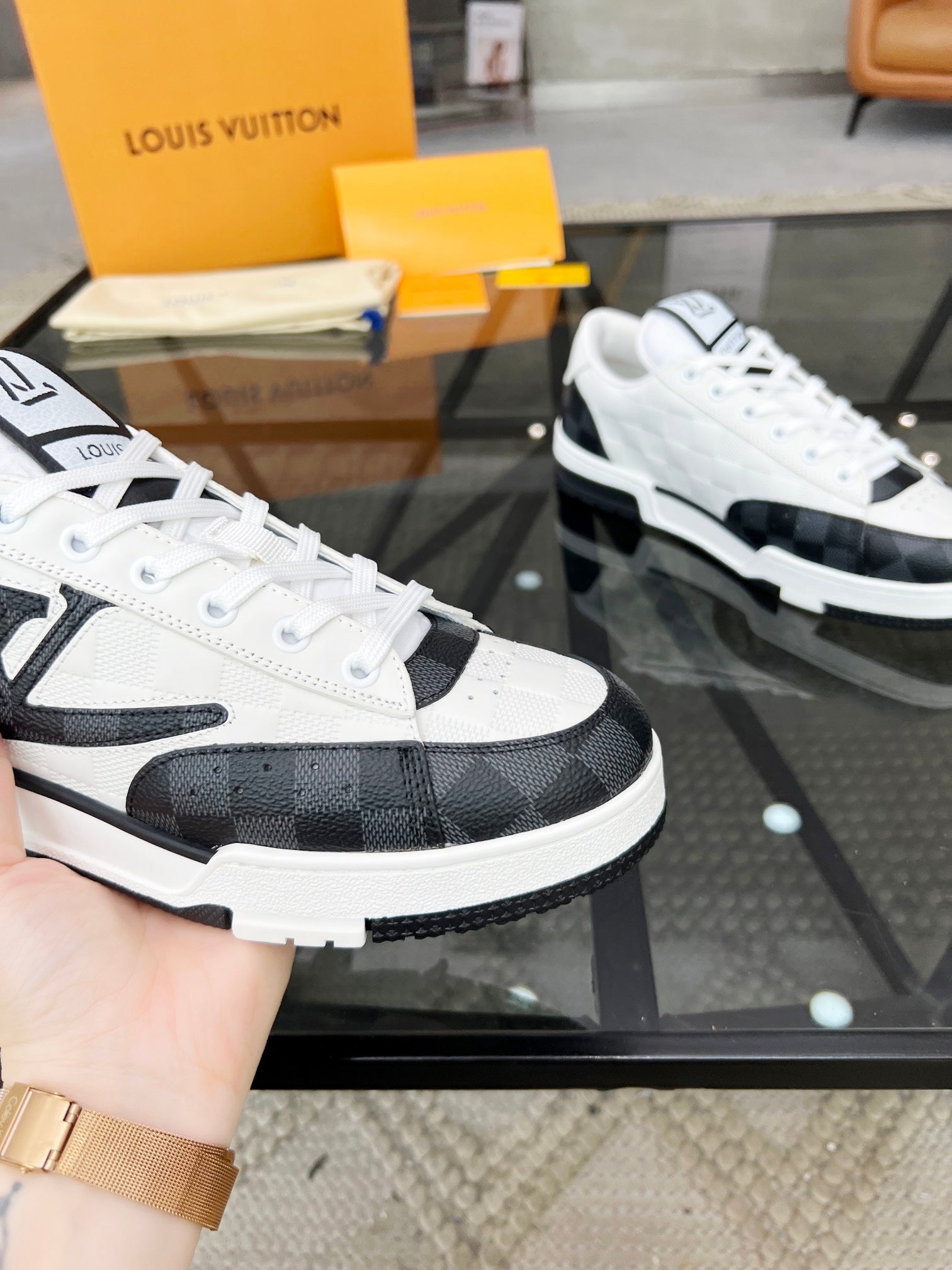 Louis Vuitton sneakers 141