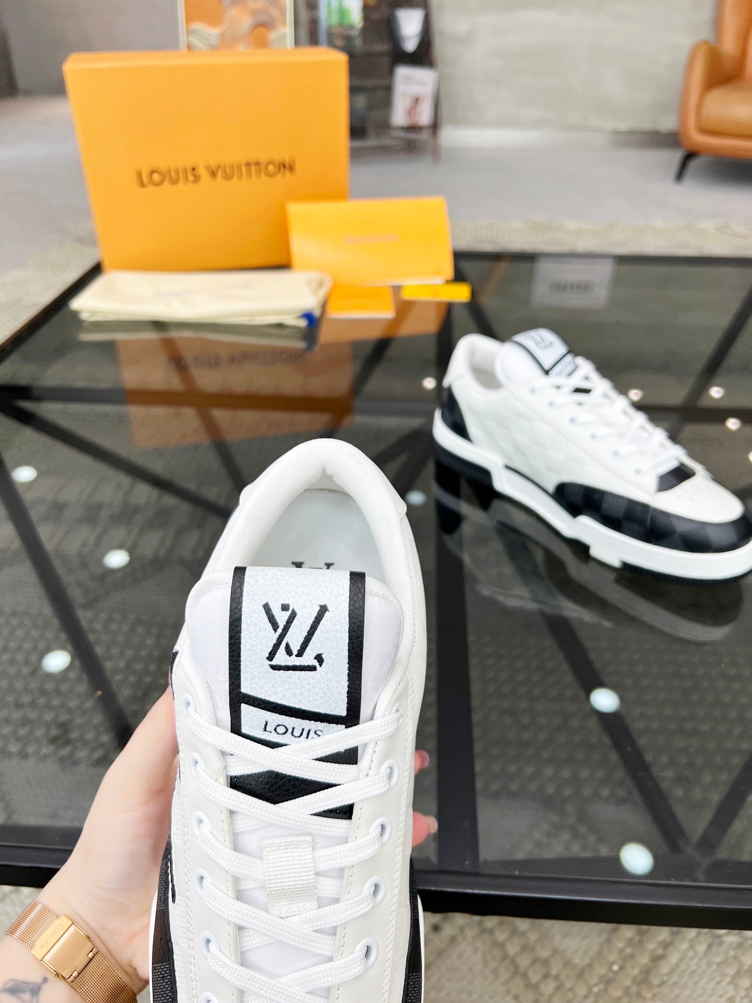 Louis Vuitton sneakers 141