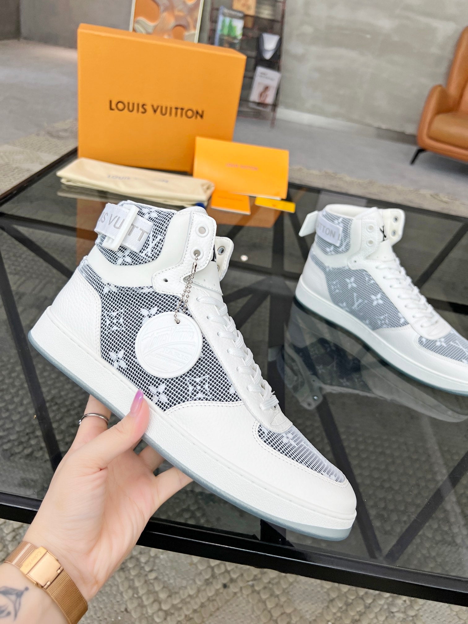 Louis Vuitton sneakers 144