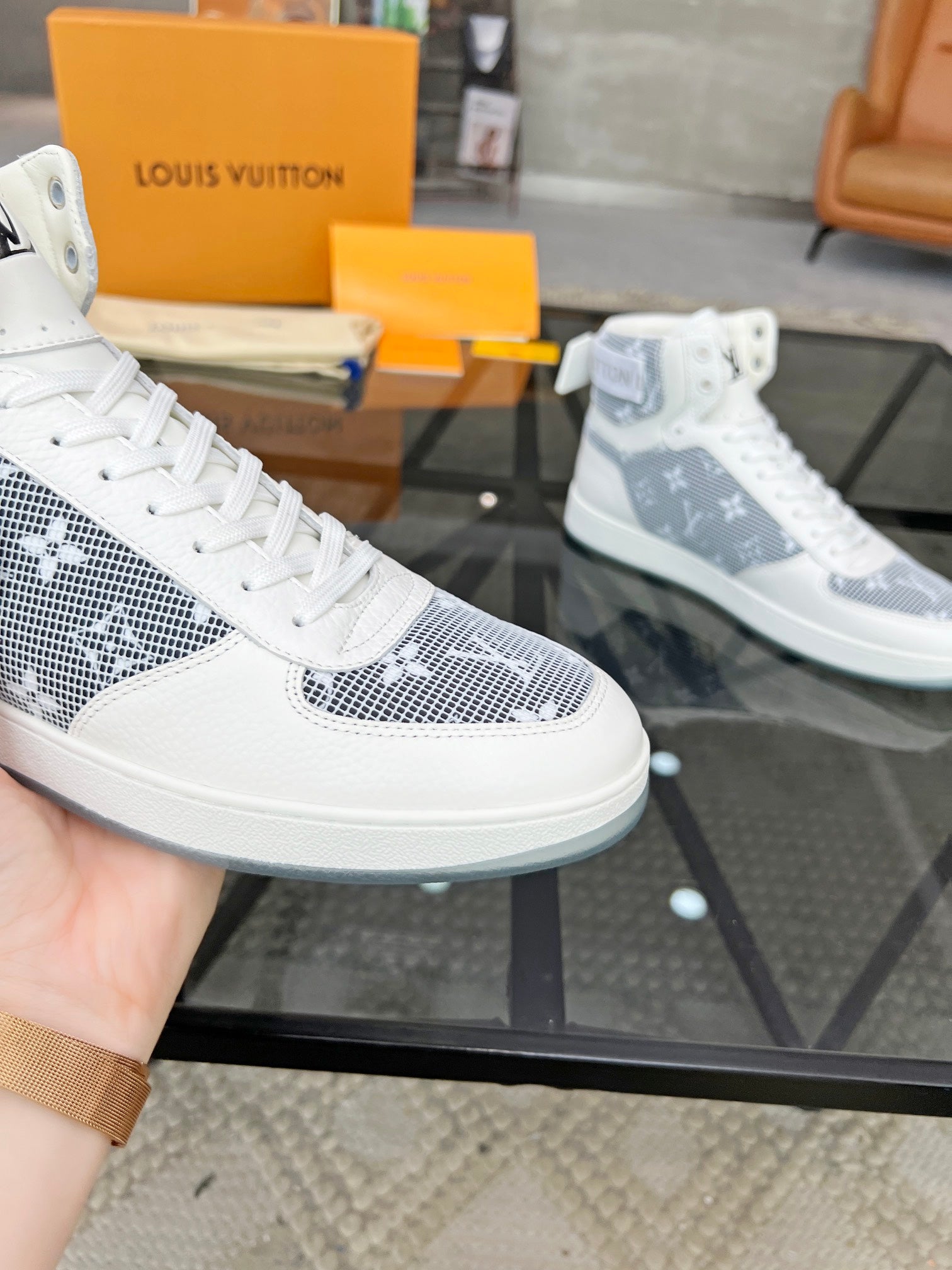 Louis Vuitton sneakers 144