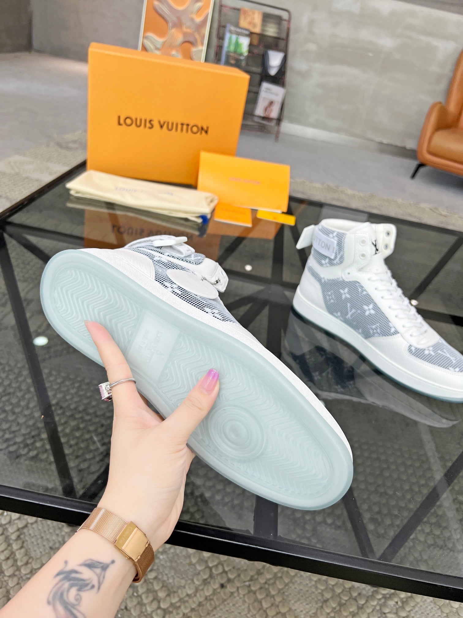 Louis Vuitton sneakers 144