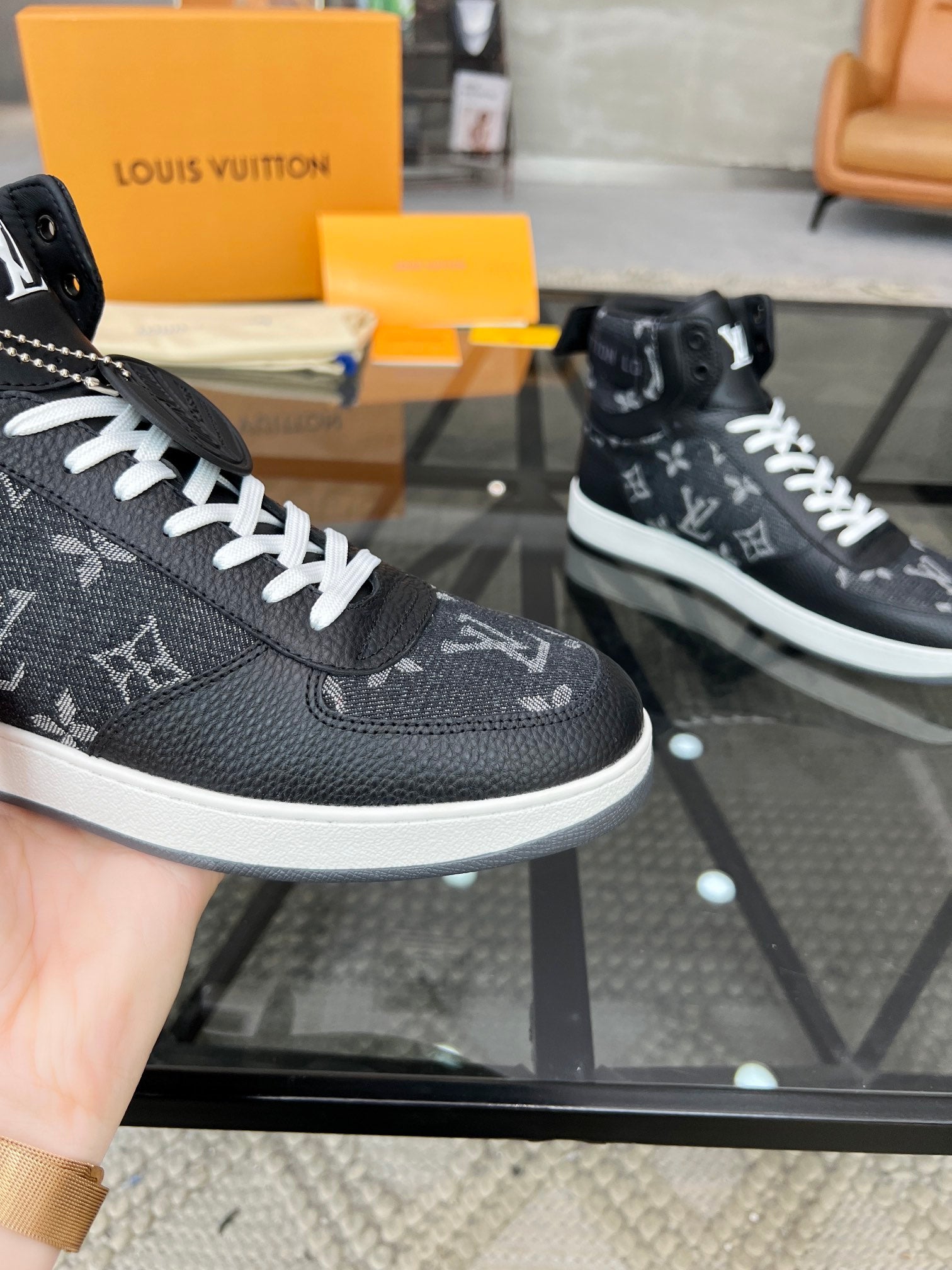Louis Vuitton sneakers 145