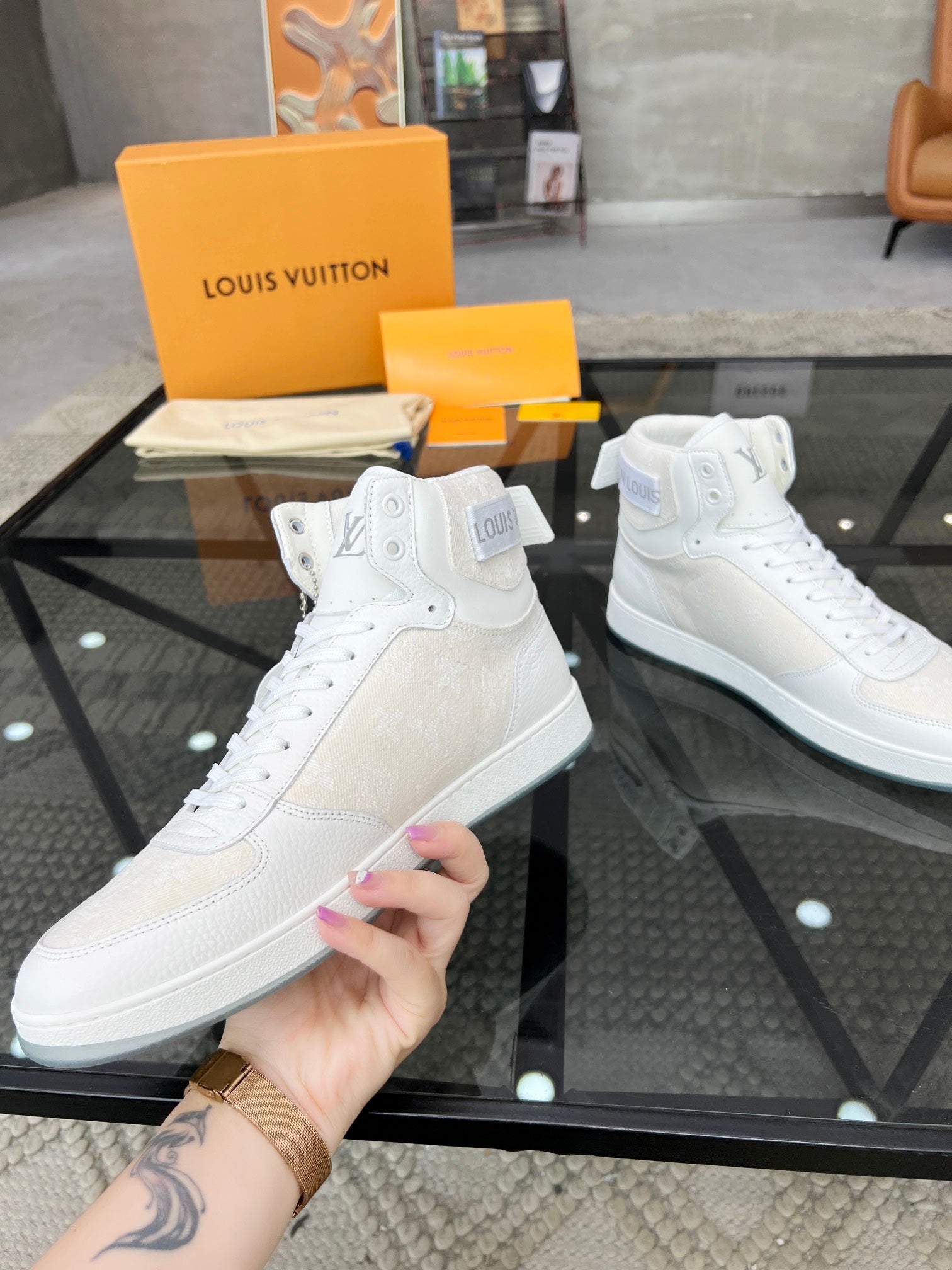 Louis Vuitton sneakers 146