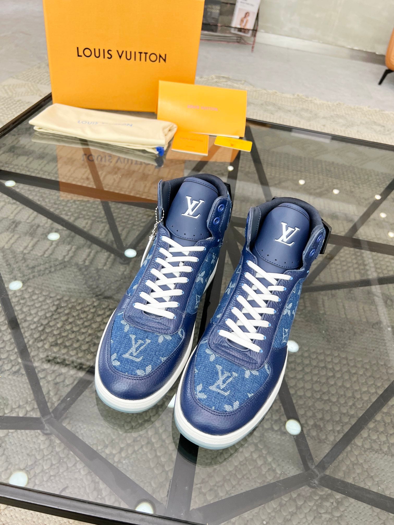 Louis Vuitton sneakers 147