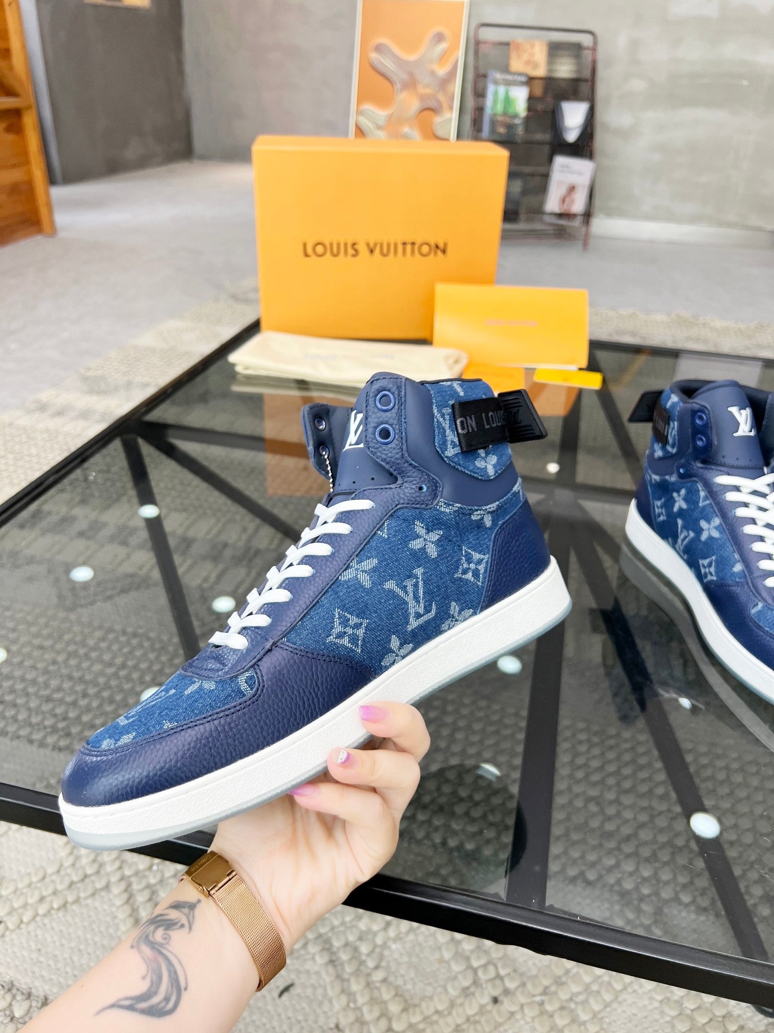 Louis Vuitton sneakers 147