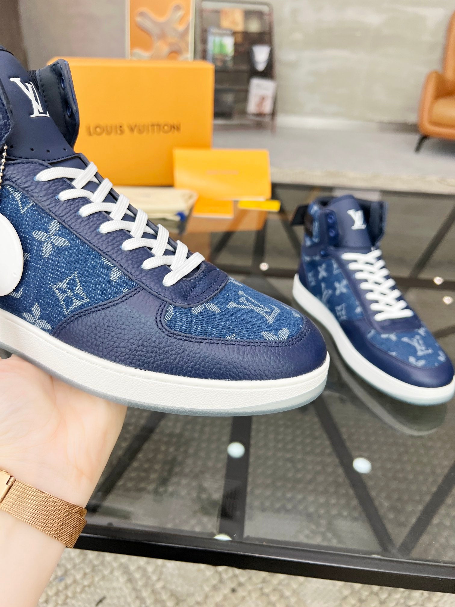 Louis Vuitton sneakers 147