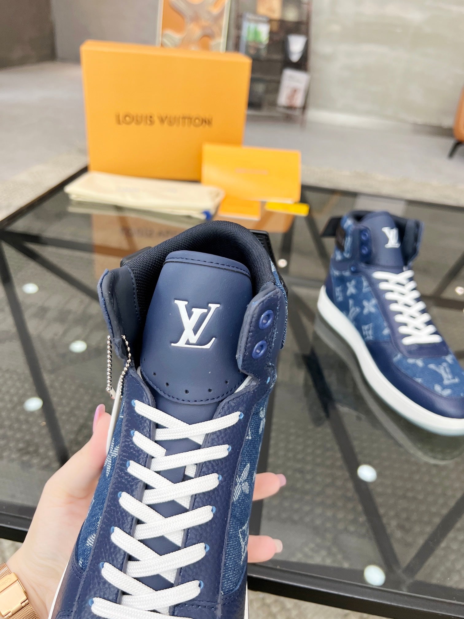 Louis Vuitton sneakers 147