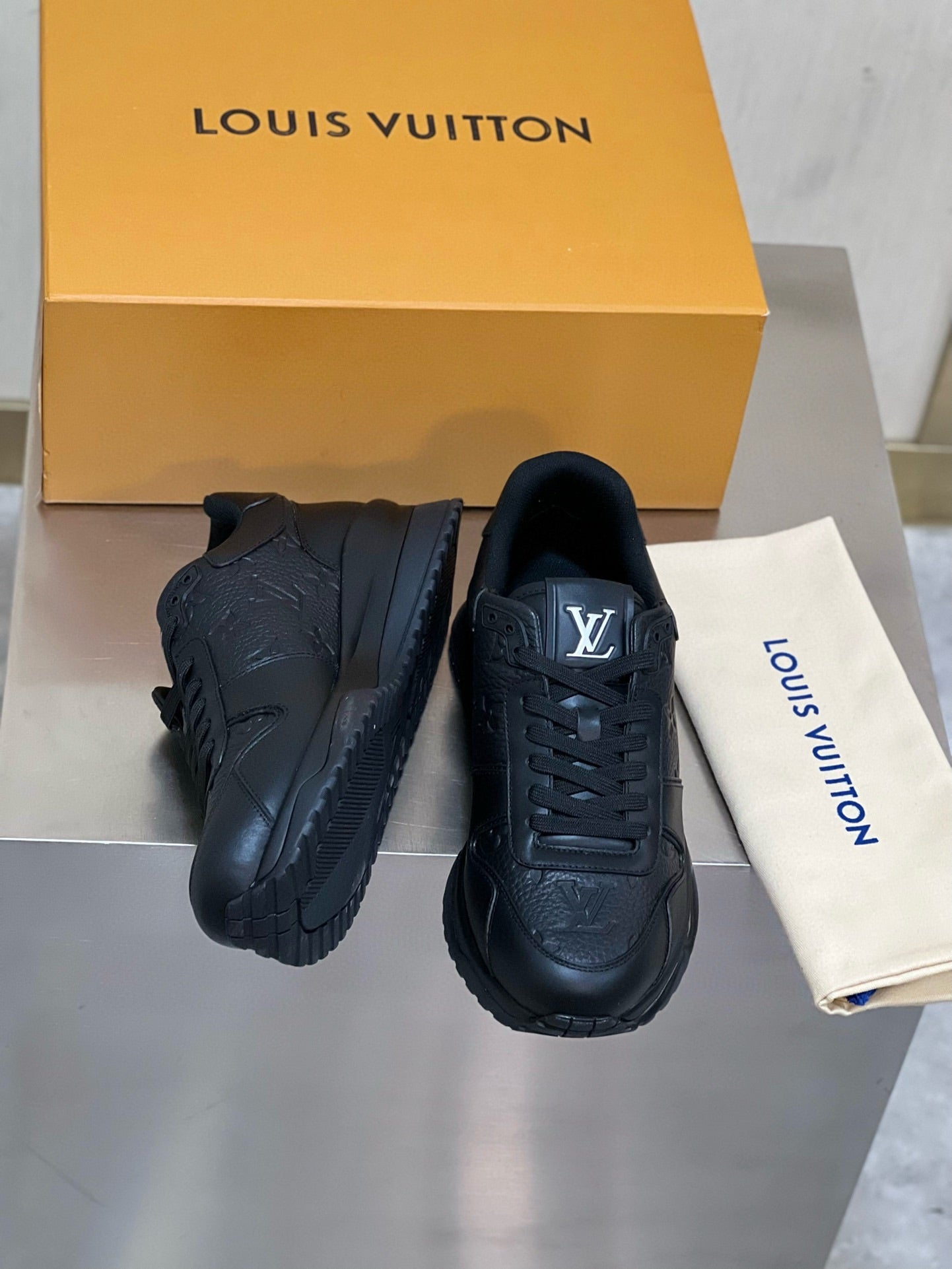 Louis Vuitton sneakers 148