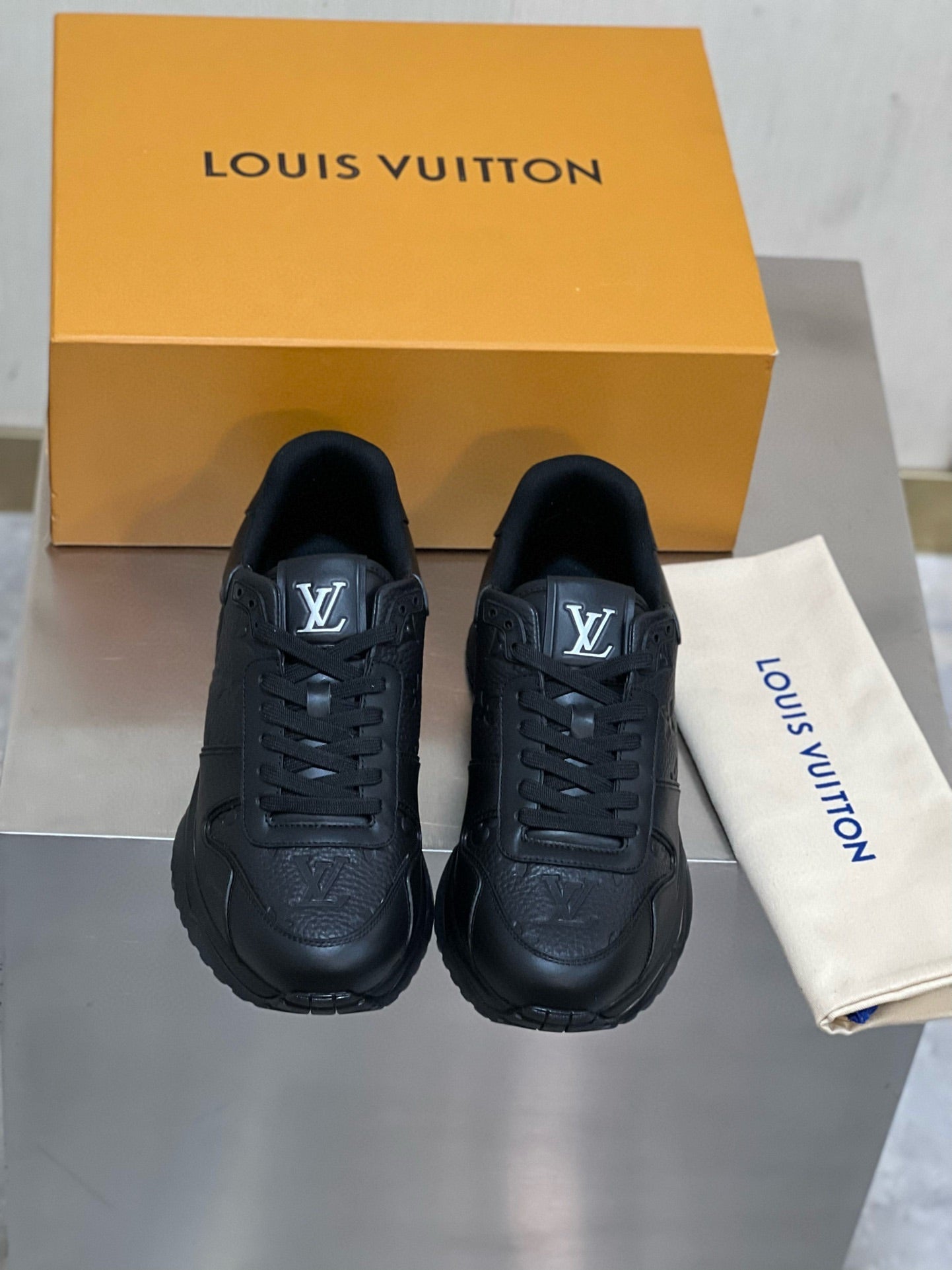 Louis Vuitton sneakers 148
