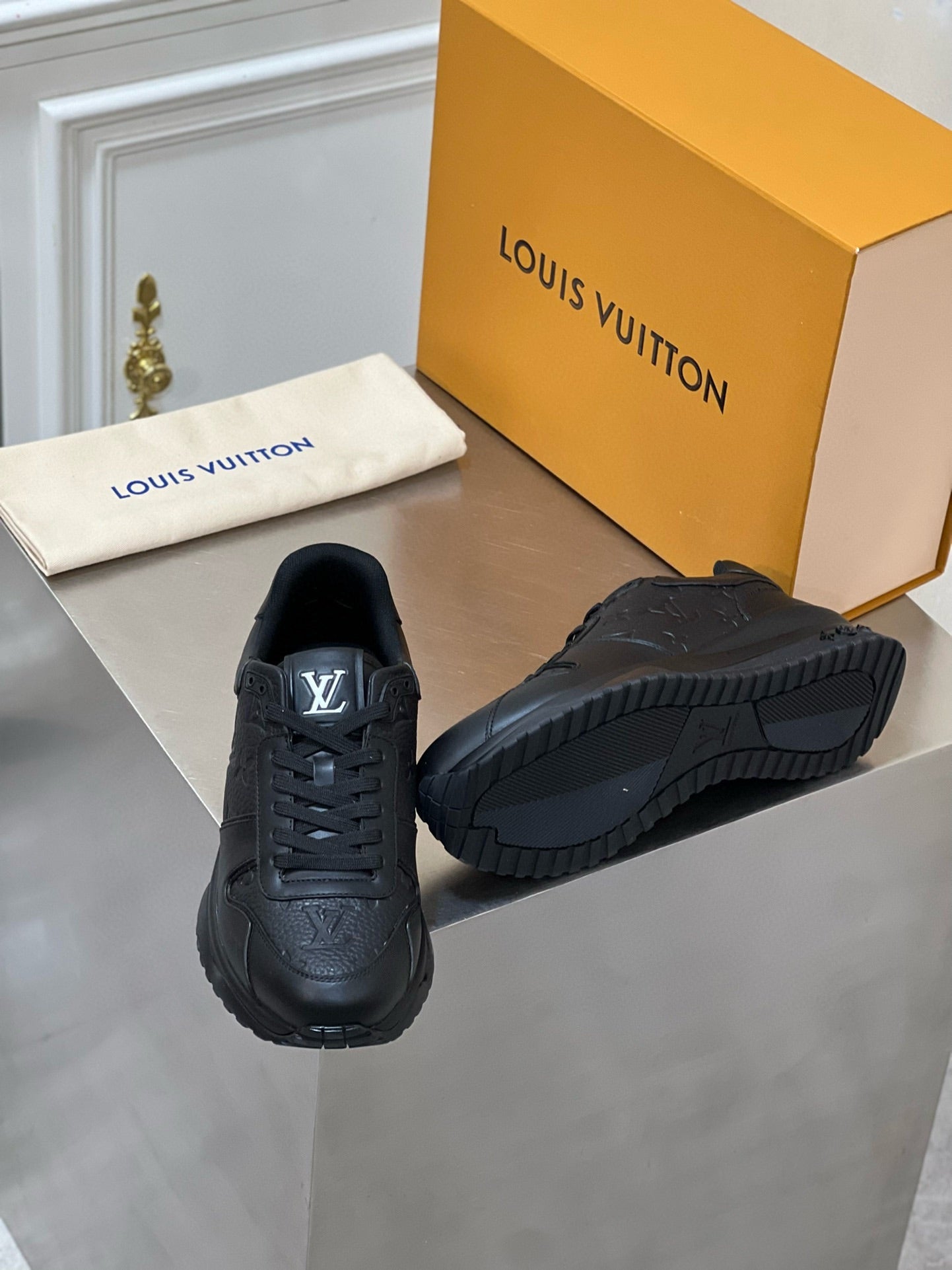 Louis Vuitton sneakers 148