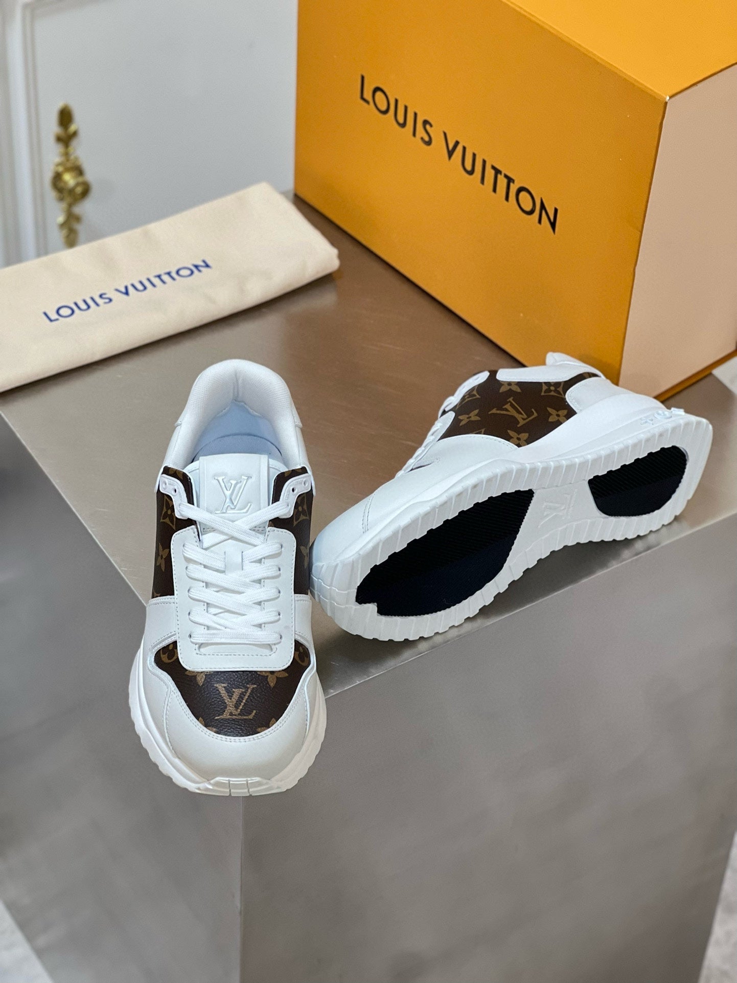Louis Vuitton sneakers 149