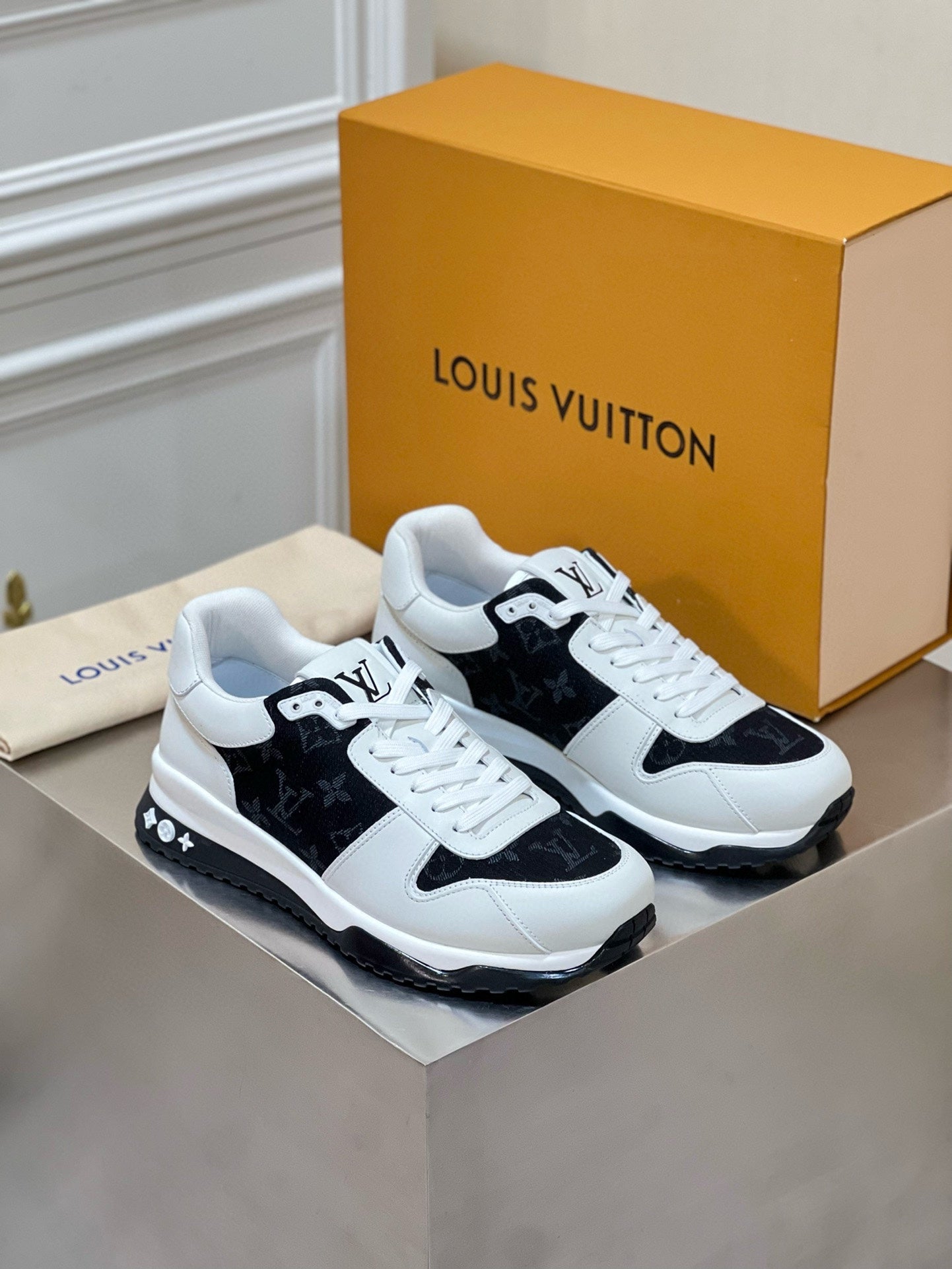 Louis Vuitton sneakers 150