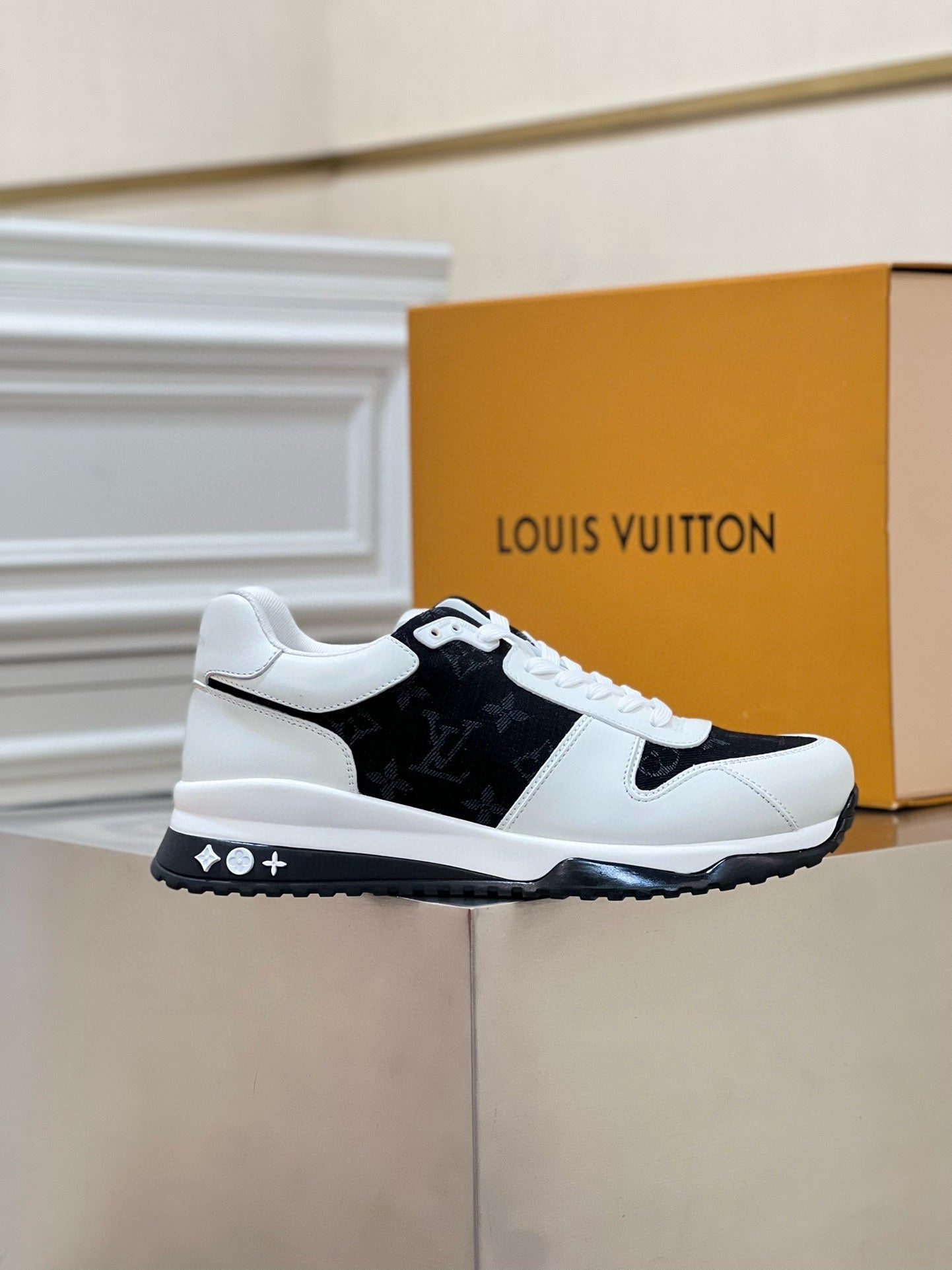 Louis Vuitton sneakers 150