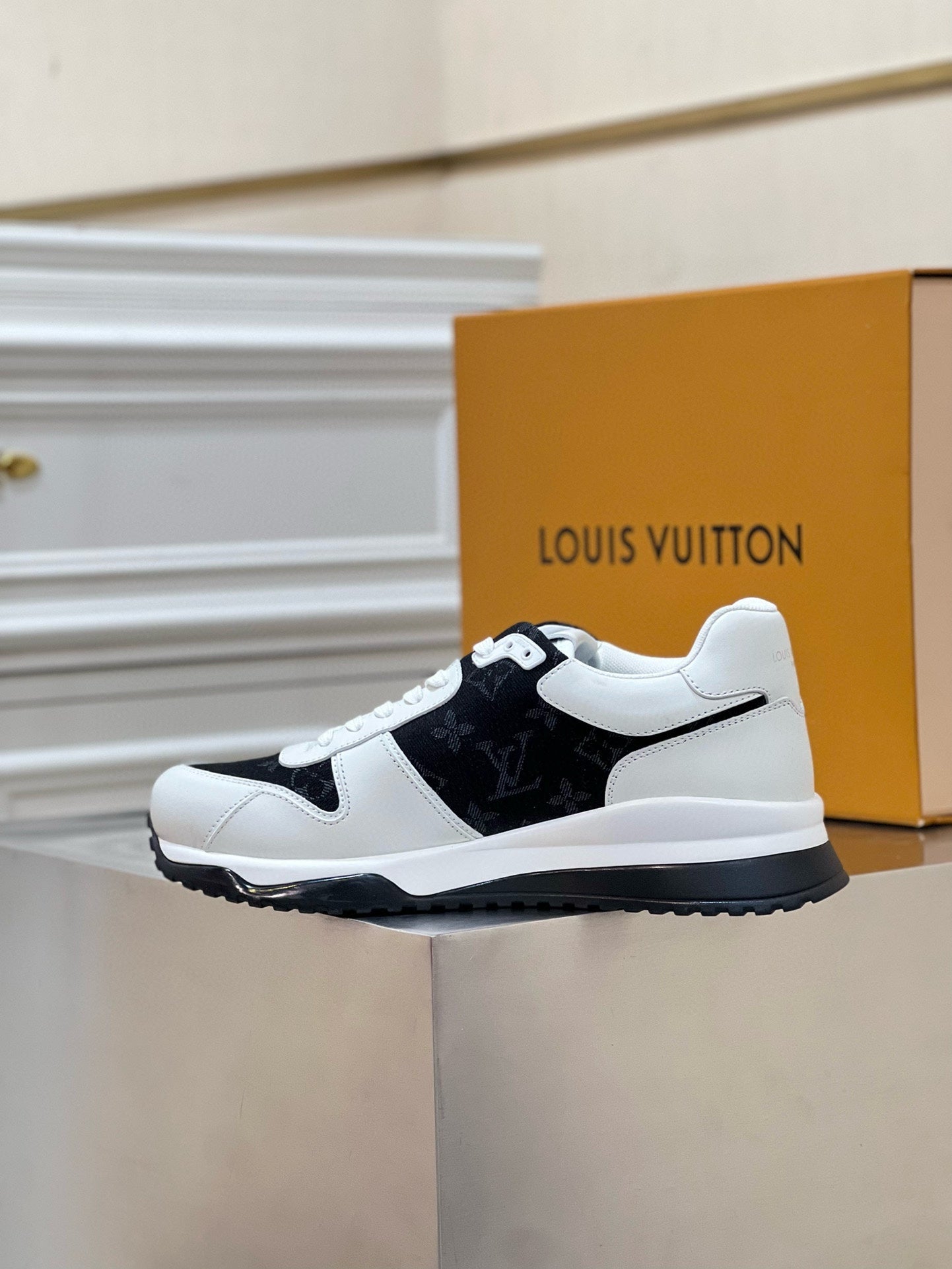 Louis Vuitton sneakers 150