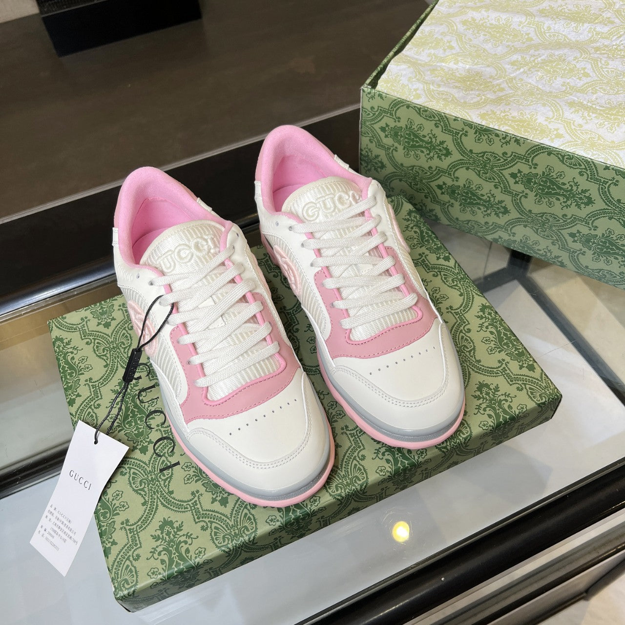 GUCCI sneakers 102