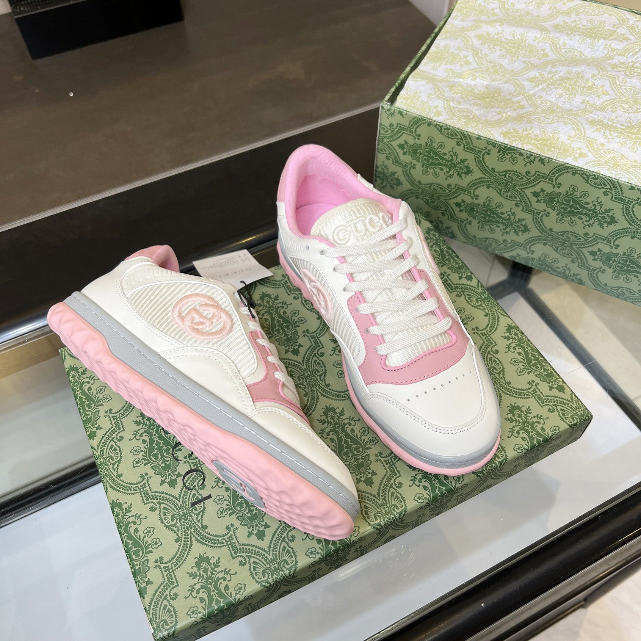 GUCCI sneakers 102