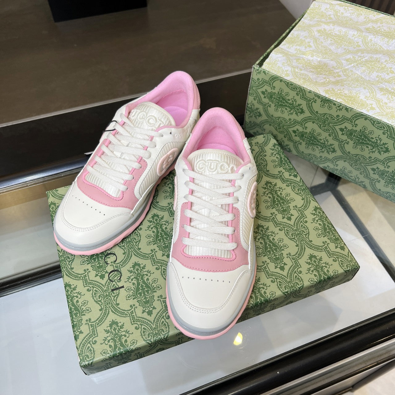 GUCCI sneakers 102