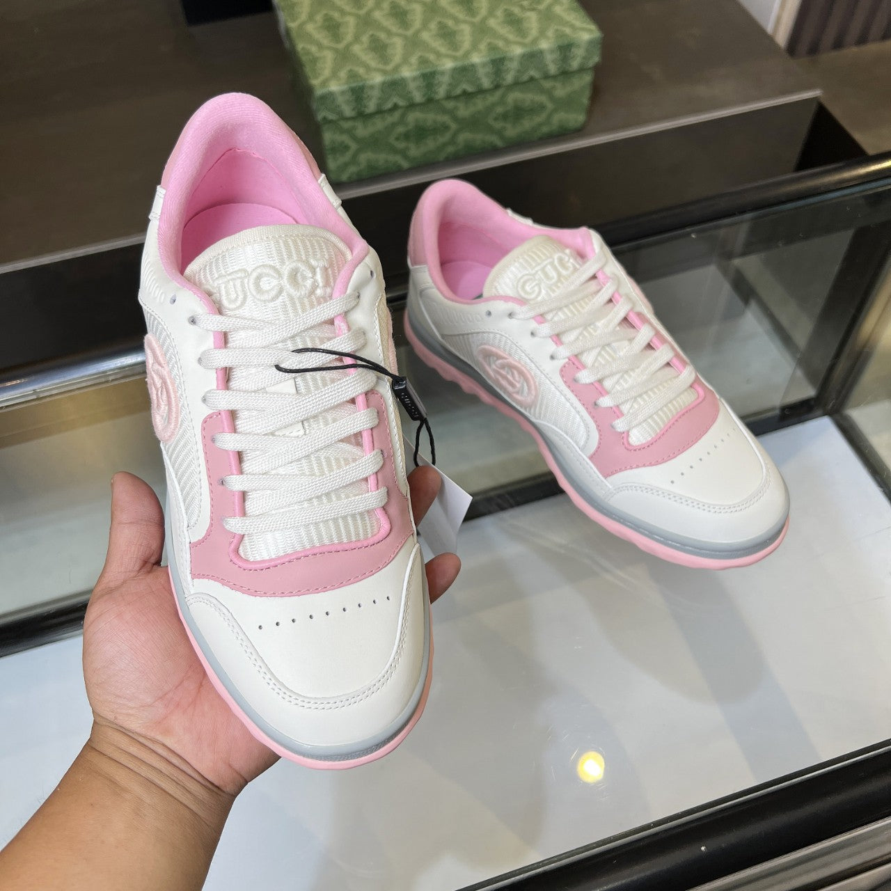 GUCCI sneakers 102