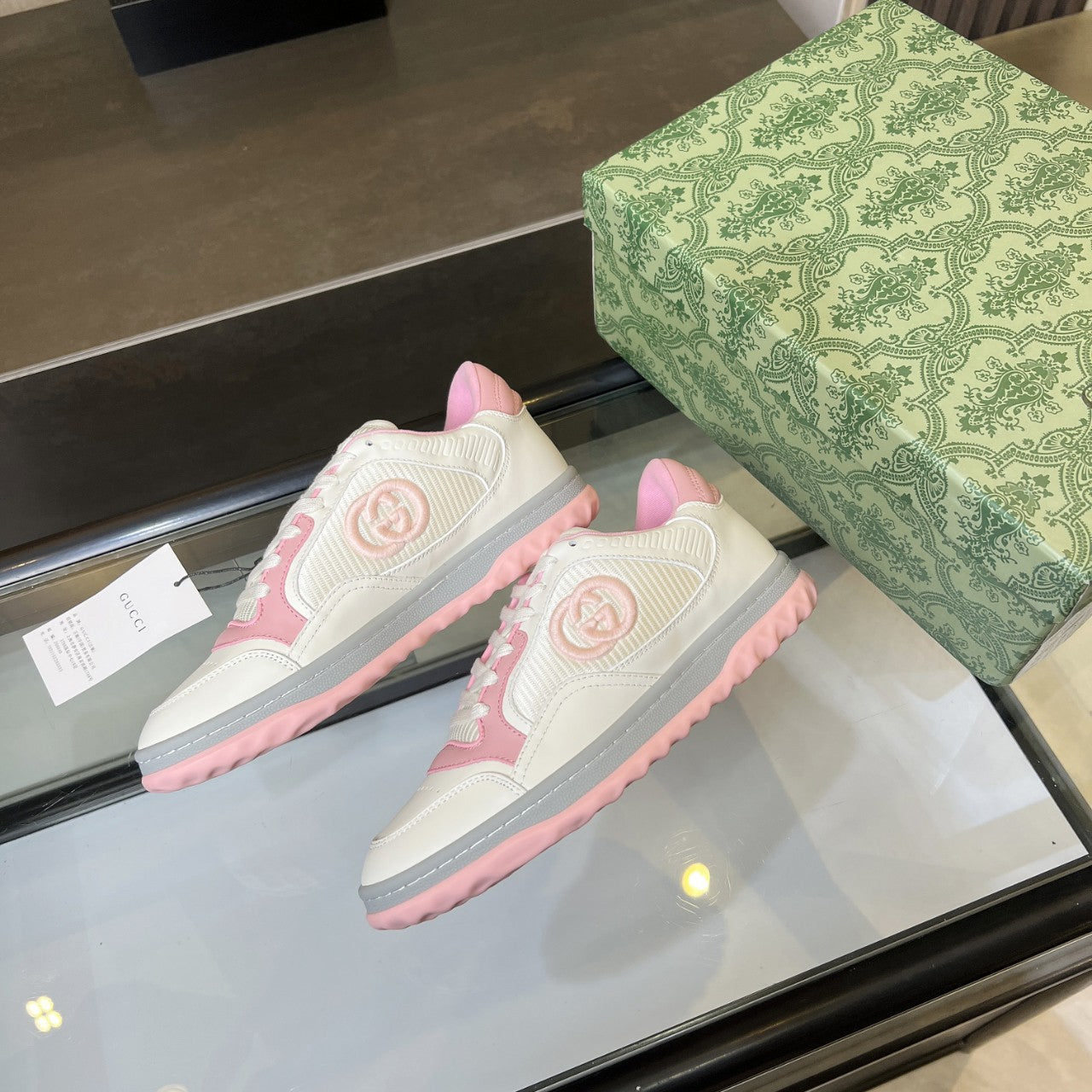 GUCCI sneakers 102