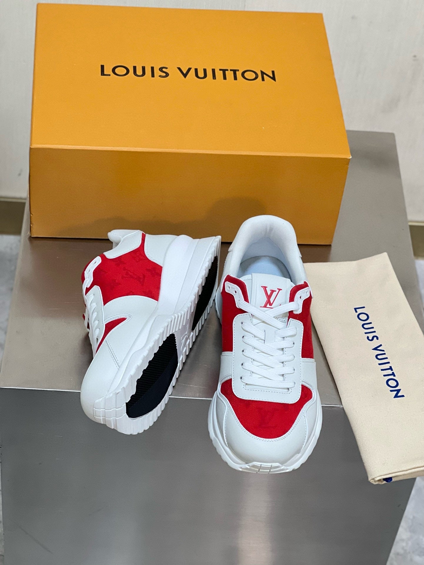 Louis Vuitton sneakers 153