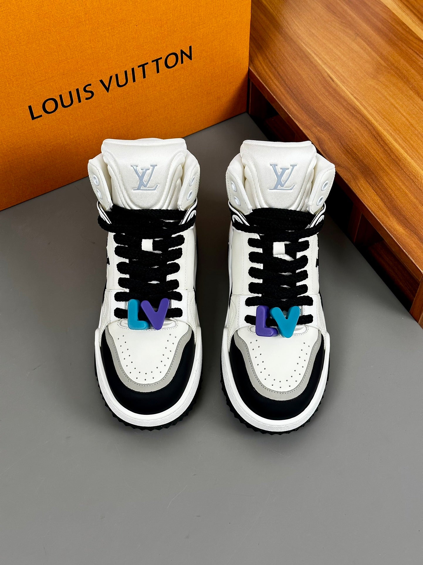 Louis Vuitton sneakers 156