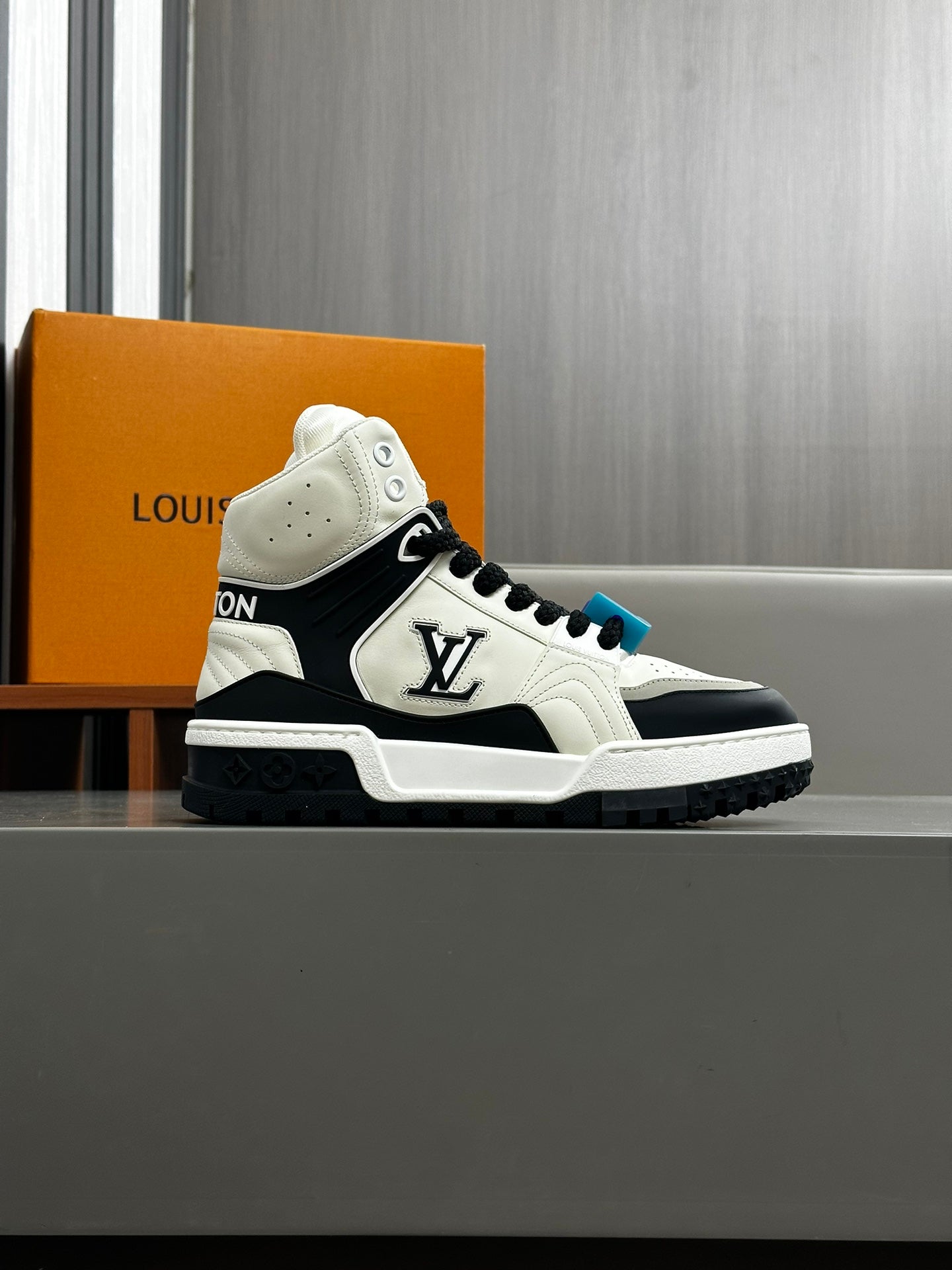 Louis Vuitton sneakers 156