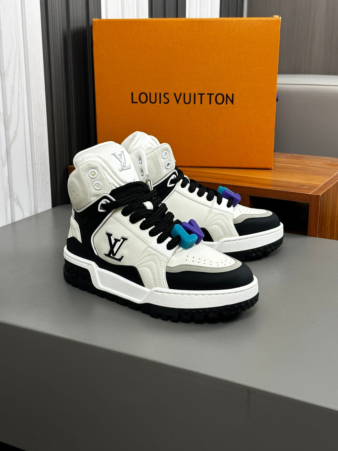 Louis Vuitton sneakers 156