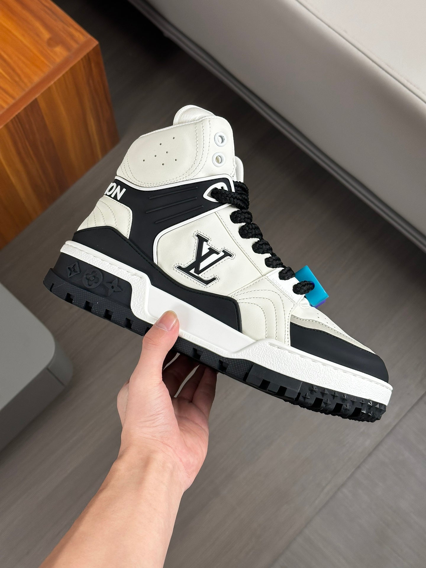 Louis Vuitton sneakers 156