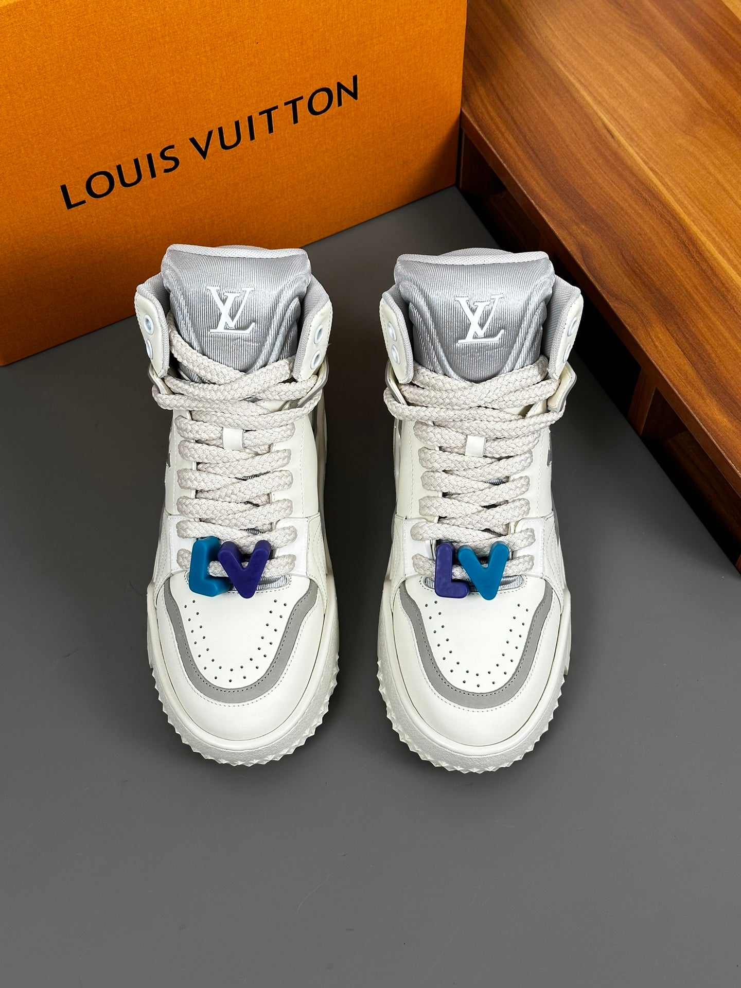 Louis Vuitton sneakers 158