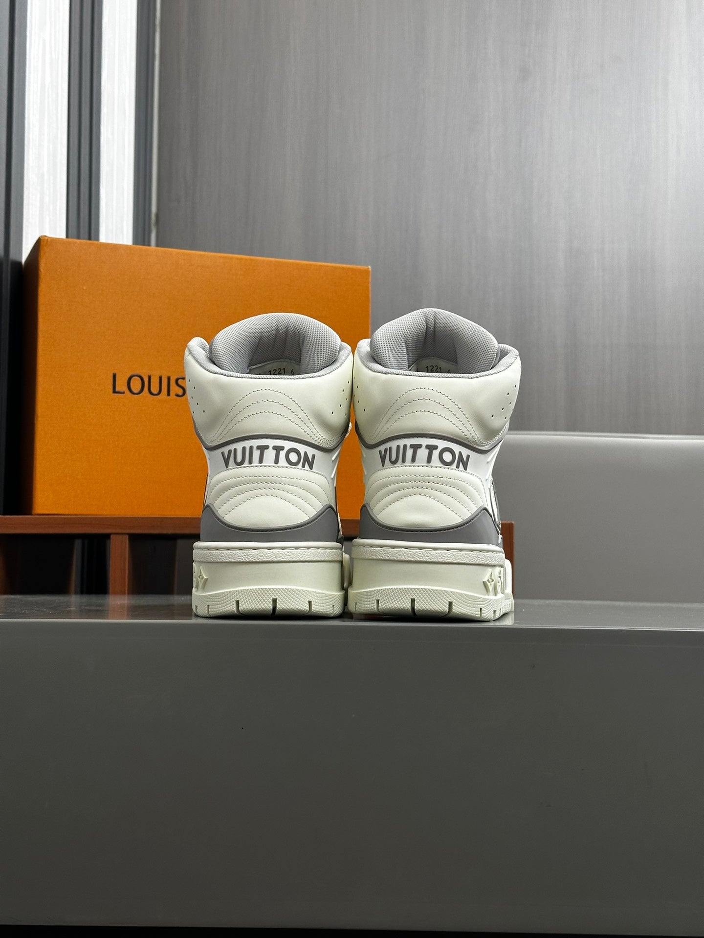 Louis Vuitton sneakers 158