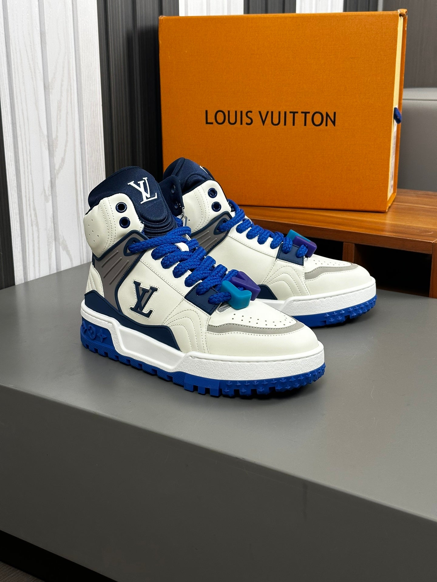 Louis Vuitton sneakers 159