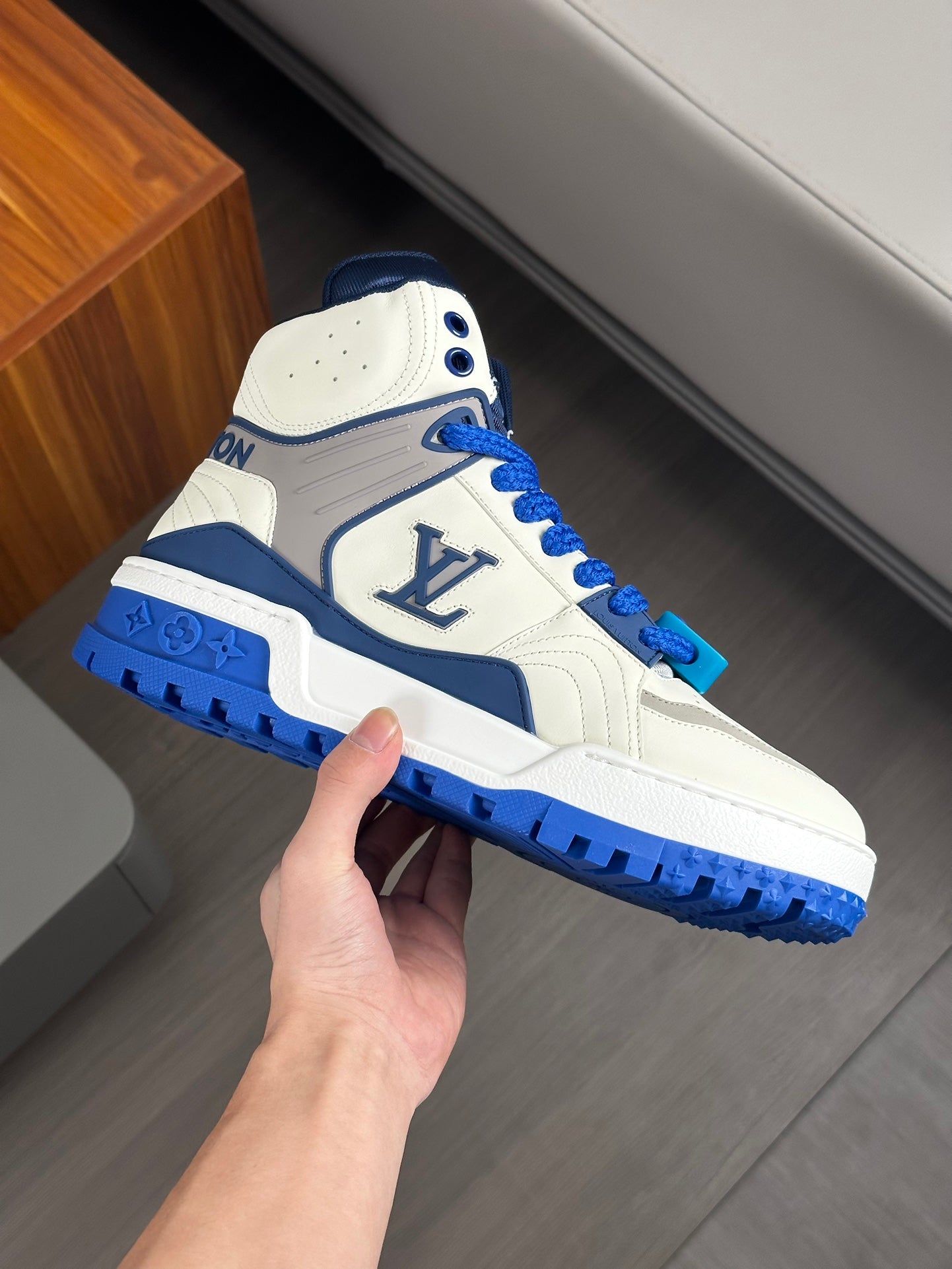 Louis Vuitton sneakers 159