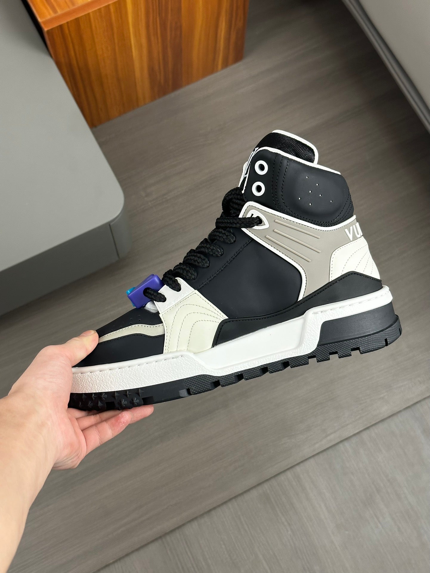 Louis Vuitton sneakers 160