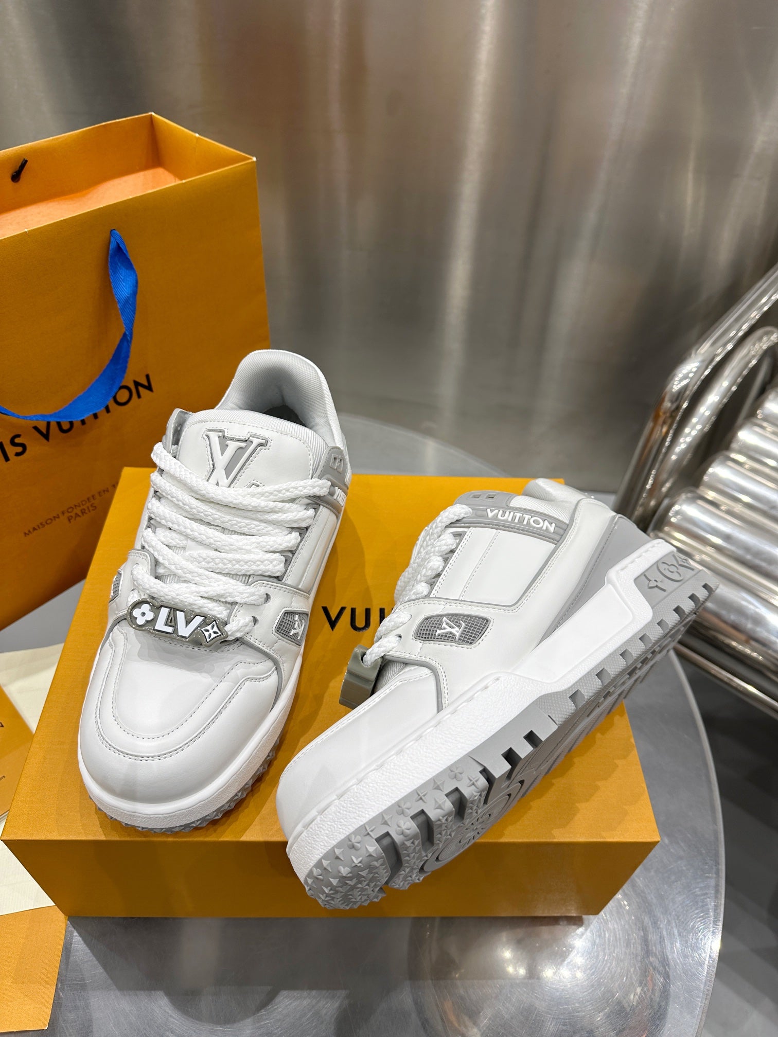 Louis Vuitton sneakers 162