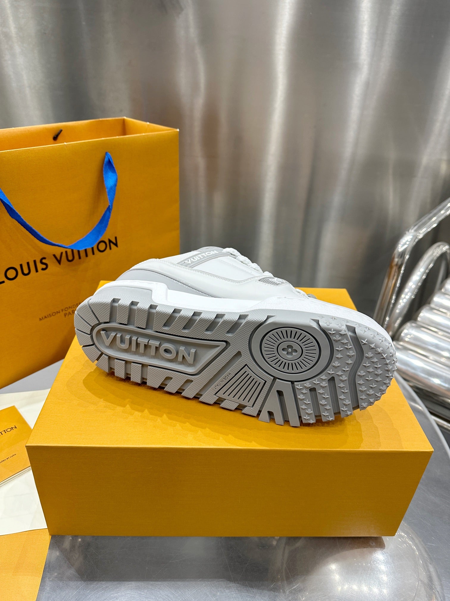 Louis Vuitton sneakers 162