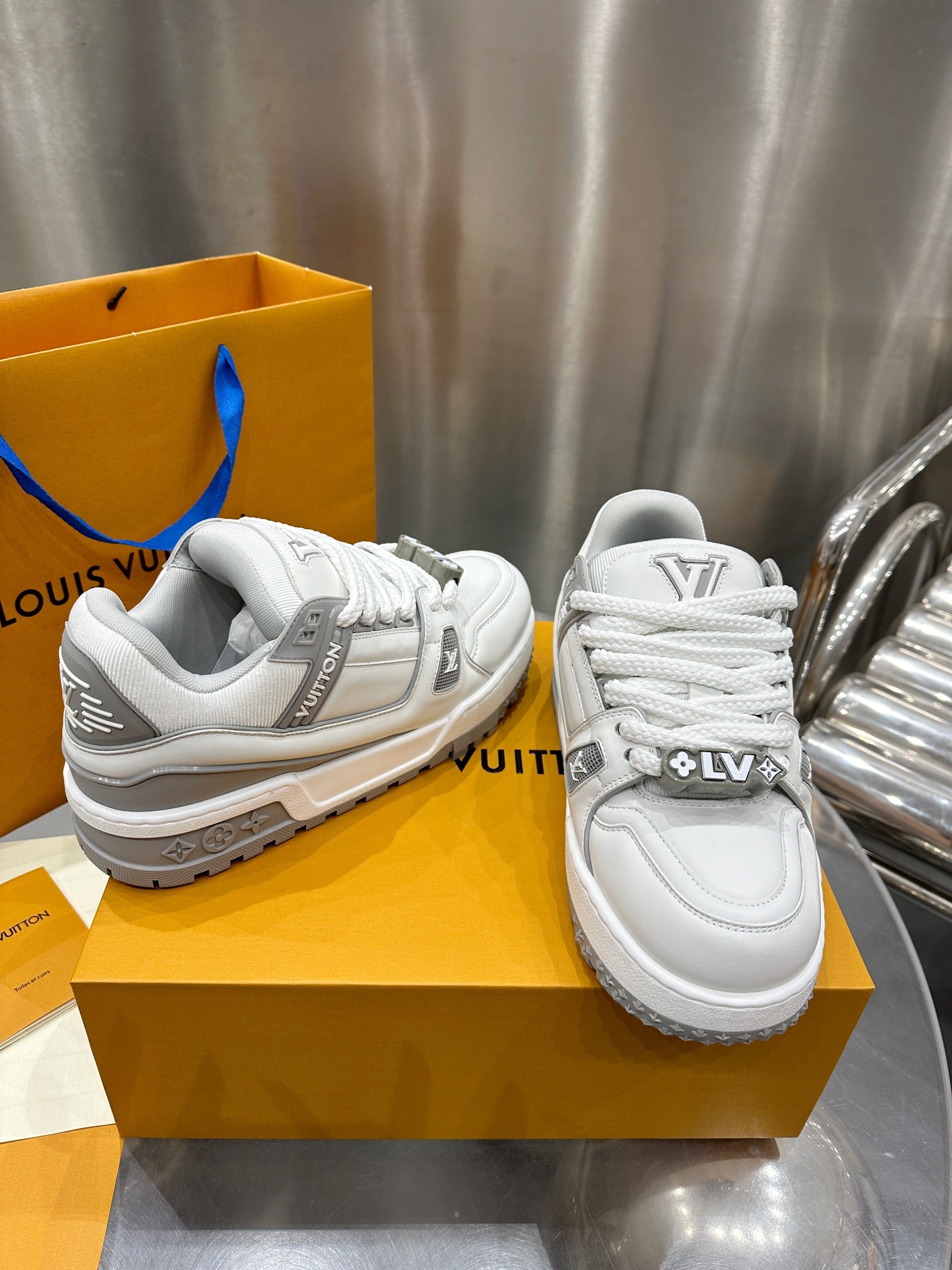 Louis Vuitton sneakers 162